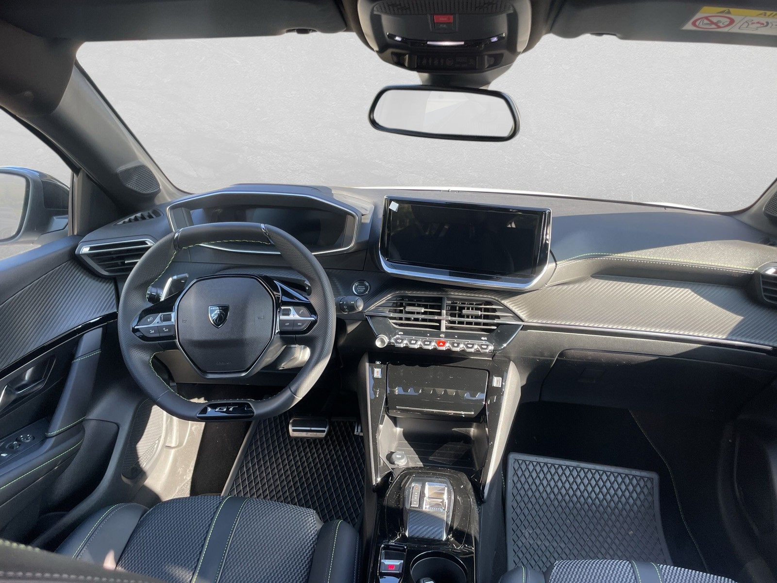 PEUGEOT 208 1.2 Hybrid 145 GT-image-7