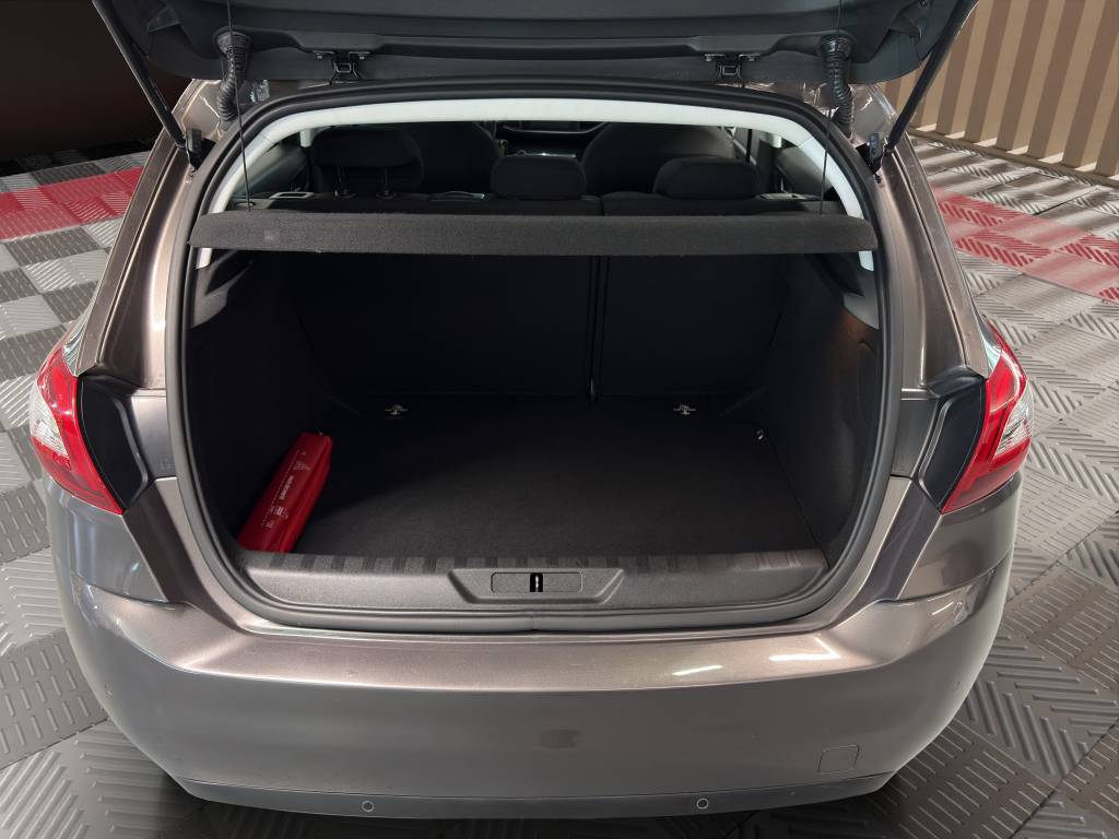 PEUGEOT 308 1.2 THP Active Automatic-image-9