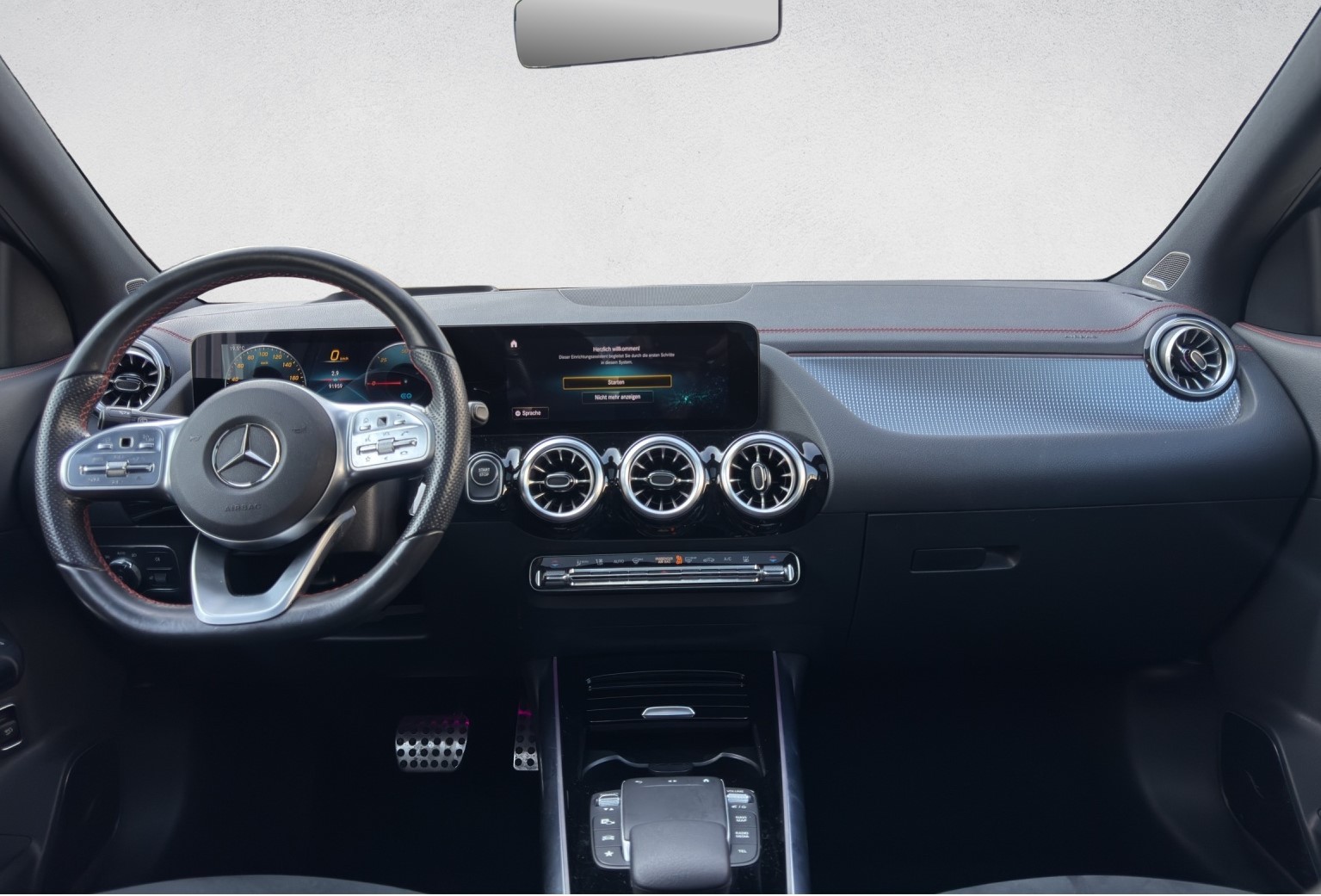 MERCEDES-BENZ EQA 250 AMG Line-image-11
