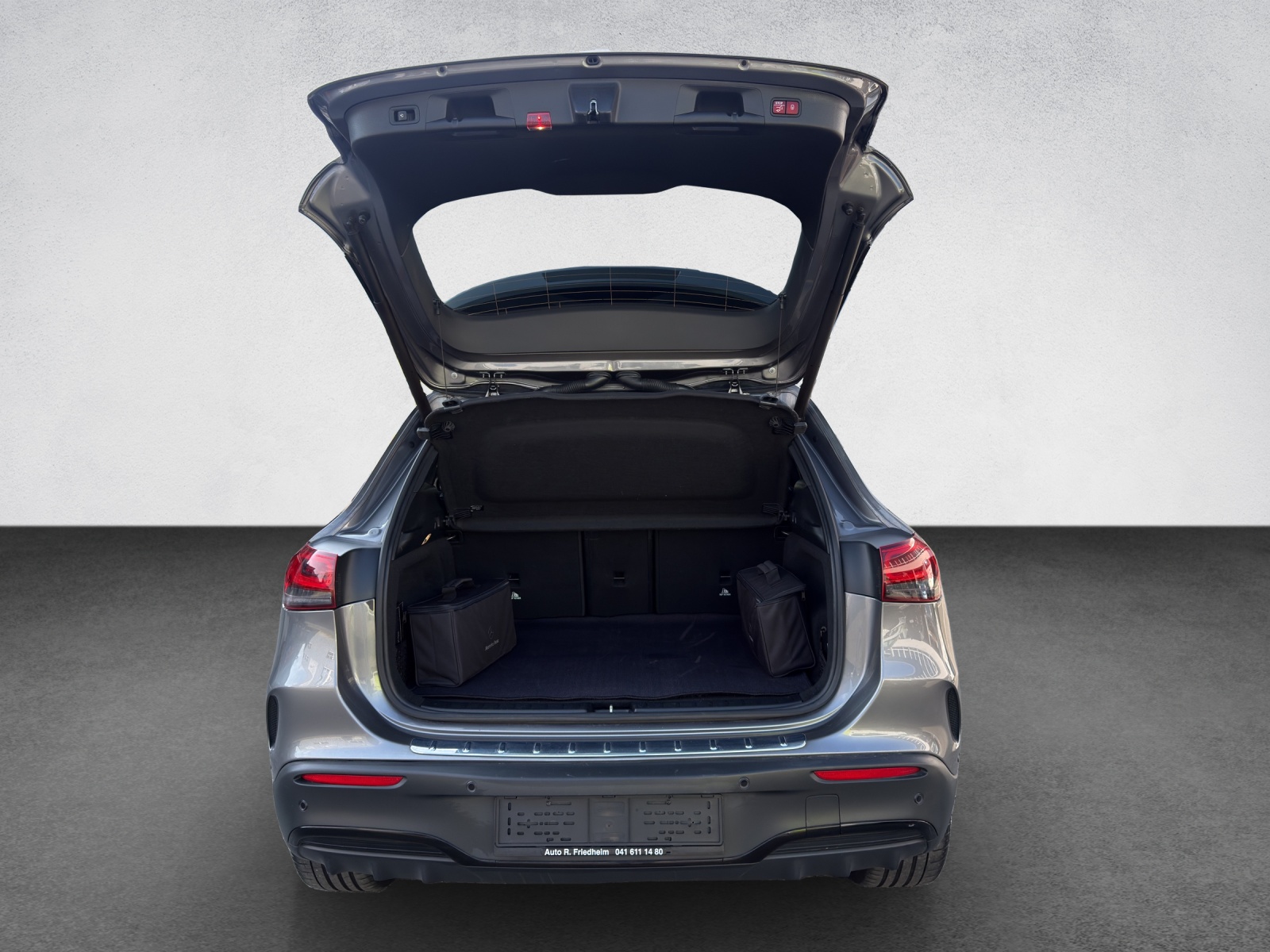 MERCEDES-BENZ EQA 250 AMG Line-image-16