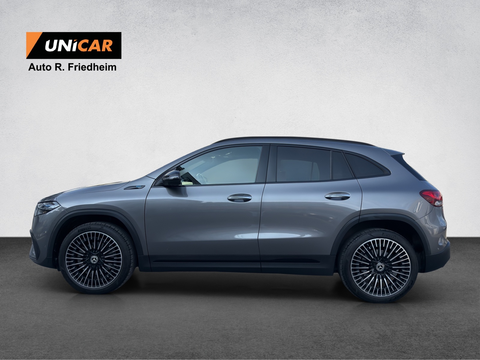 MERCEDES-BENZ EQA 250 AMG Line-showroom-element-3