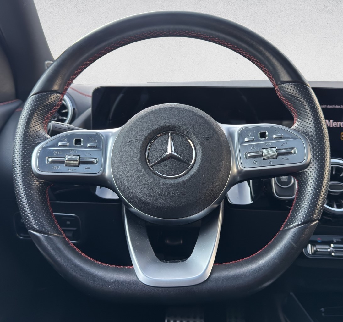 MERCEDES-BENZ EQA 250 AMG Line-image-8
