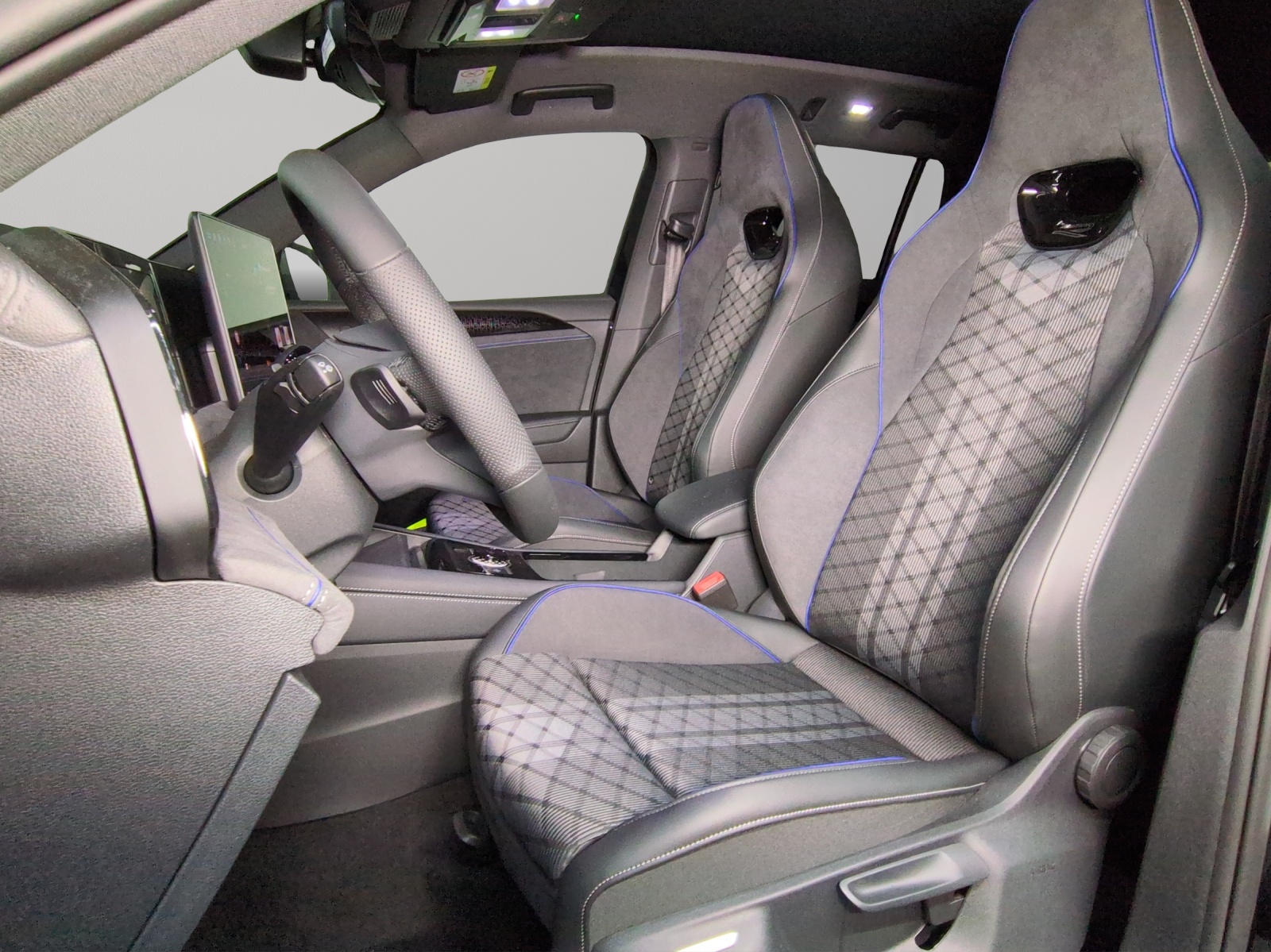 VW Tiguan 2.0 TDI SCR R-Line United 4Motion DSG-image-5