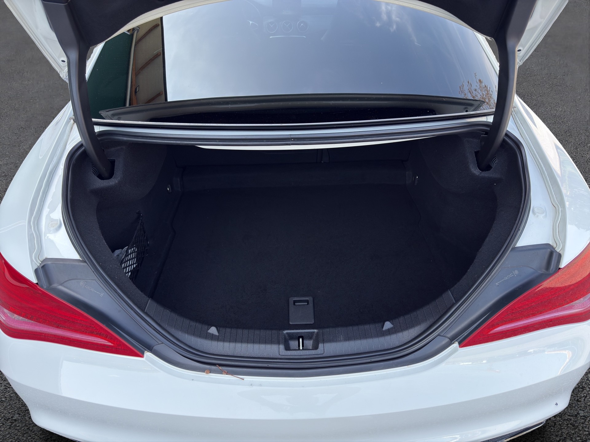 MERCEDES-BENZ CLA 200 CDI AMG Line-image-13
