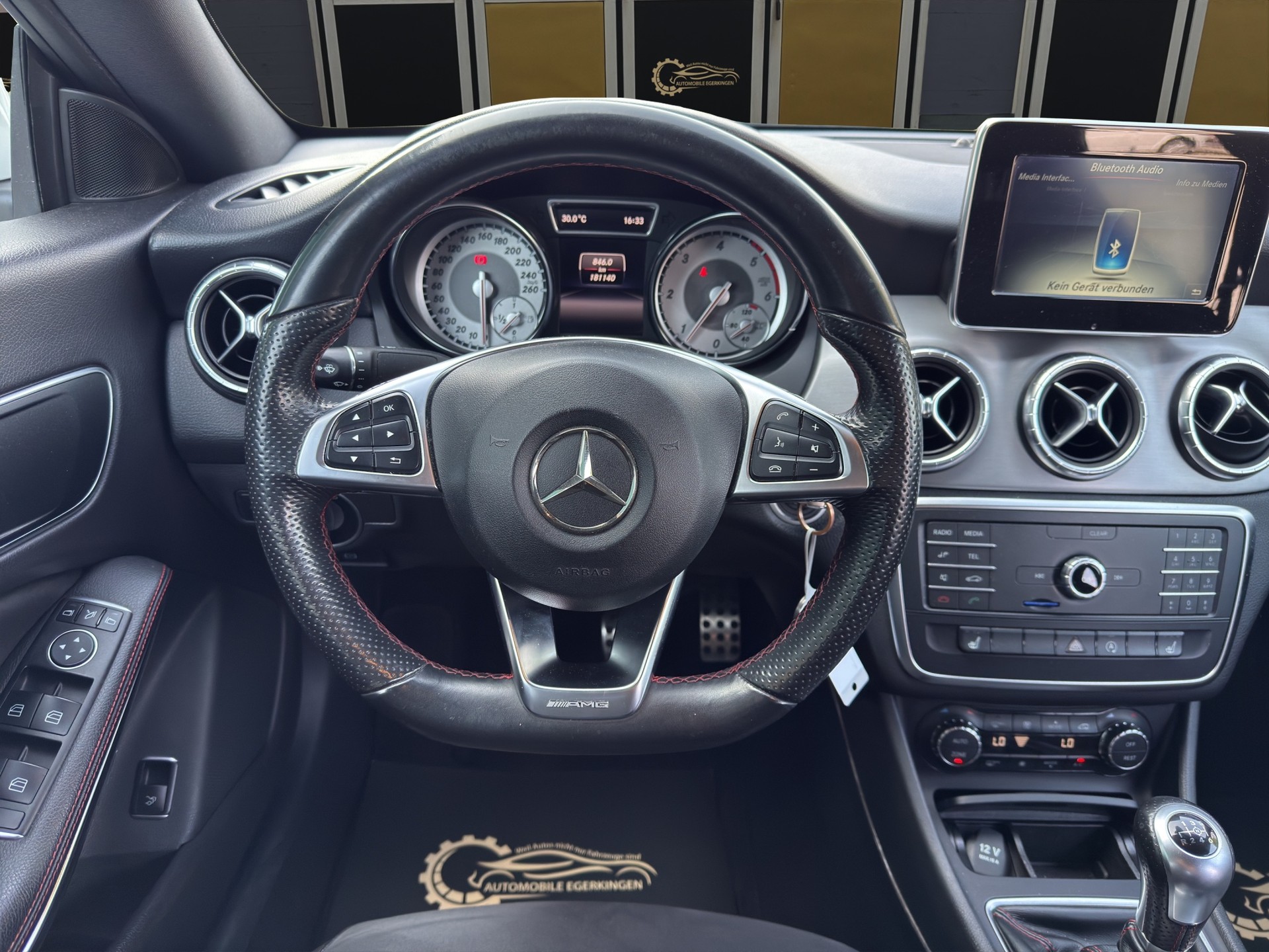 MERCEDES-BENZ CLA 200 CDI AMG Line-image-11