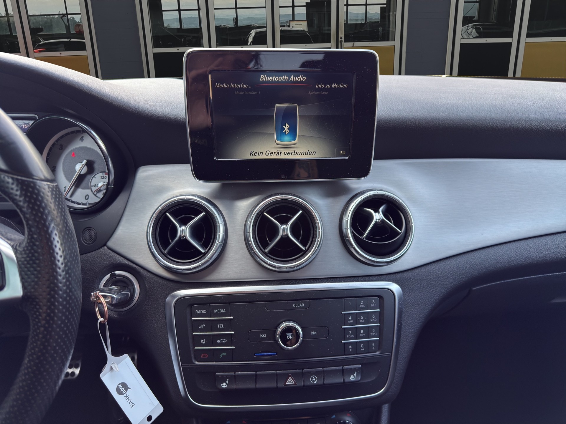 MERCEDES-BENZ CLA 200 CDI AMG Line-image-14