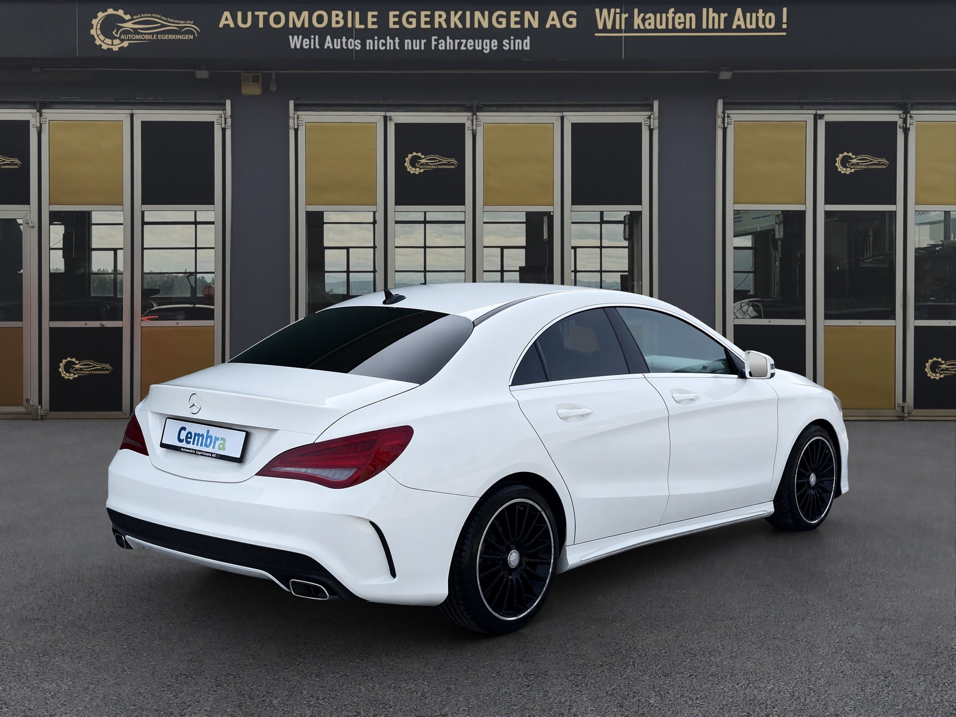 MERCEDES-BENZ CLA 200 CDI AMG Line-image-4