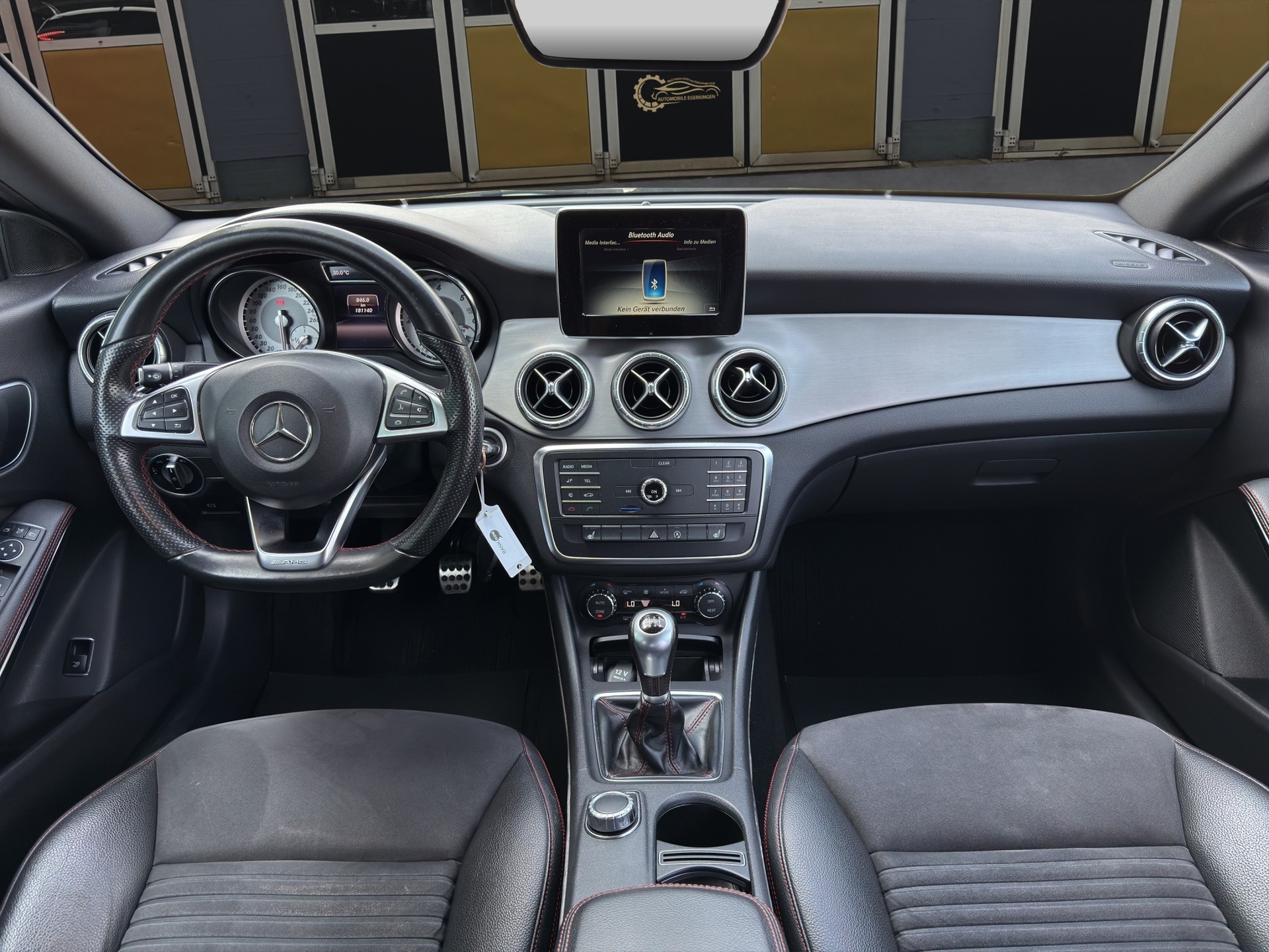MERCEDES-BENZ CLA 200 CDI AMG Line-image-10
