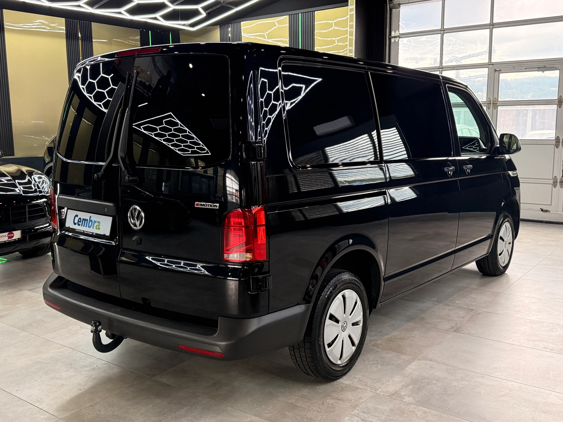 VW T6.1 2.0 TDI 4Motion DSG-image-4