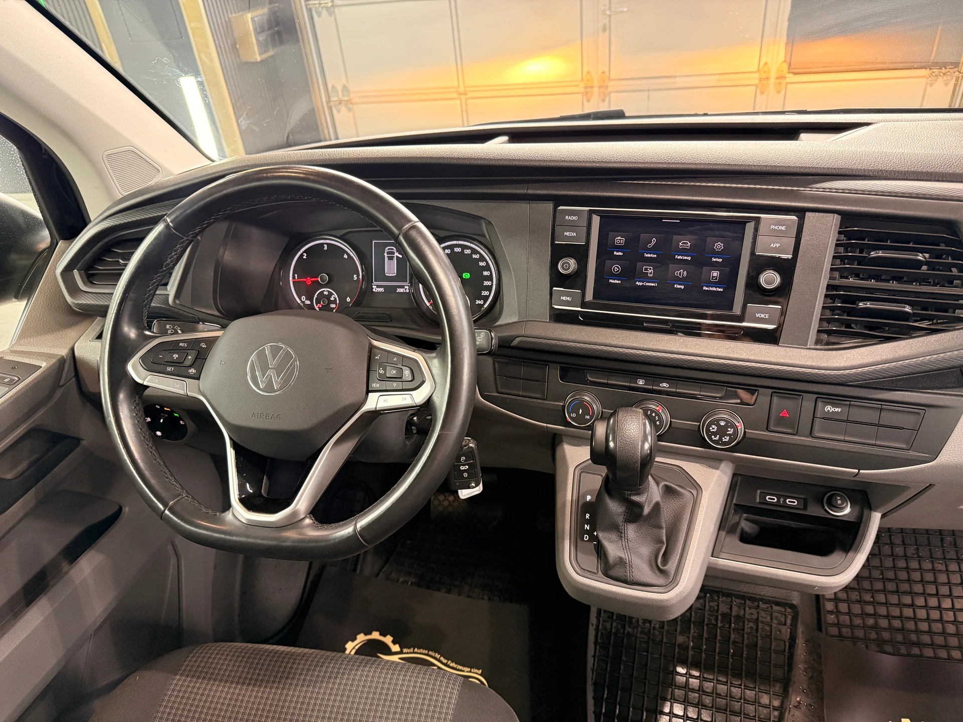 VW T6.1 2.0 TDI 4Motion DSG-image-10