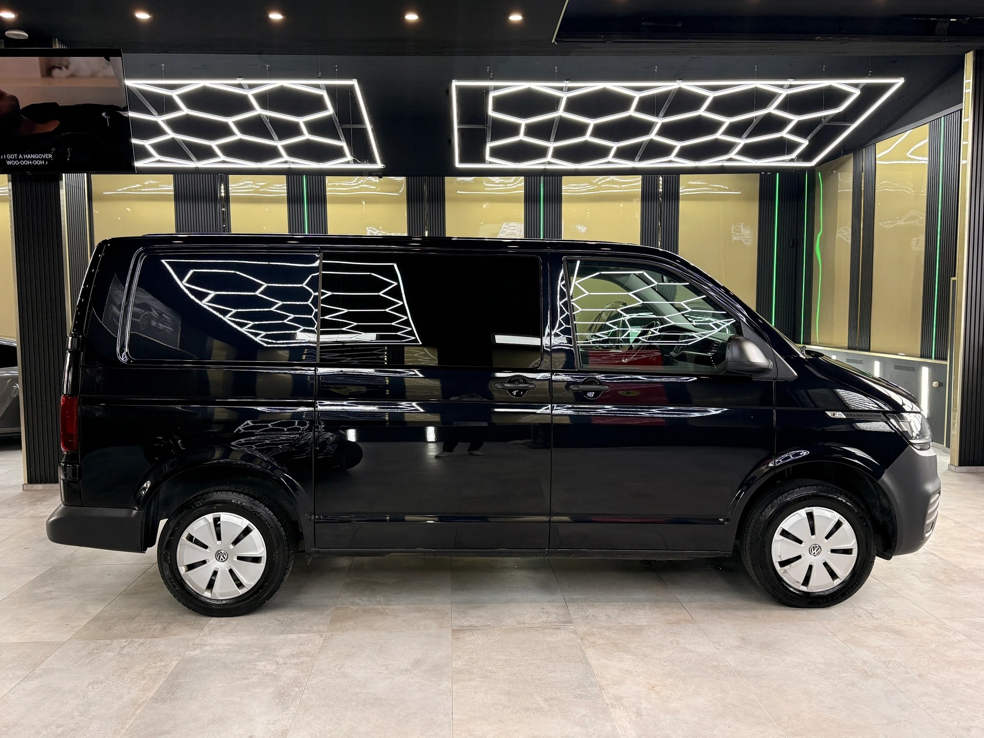 VW T6.1 2.0 TDI 4Motion DSG-showroom-element-3