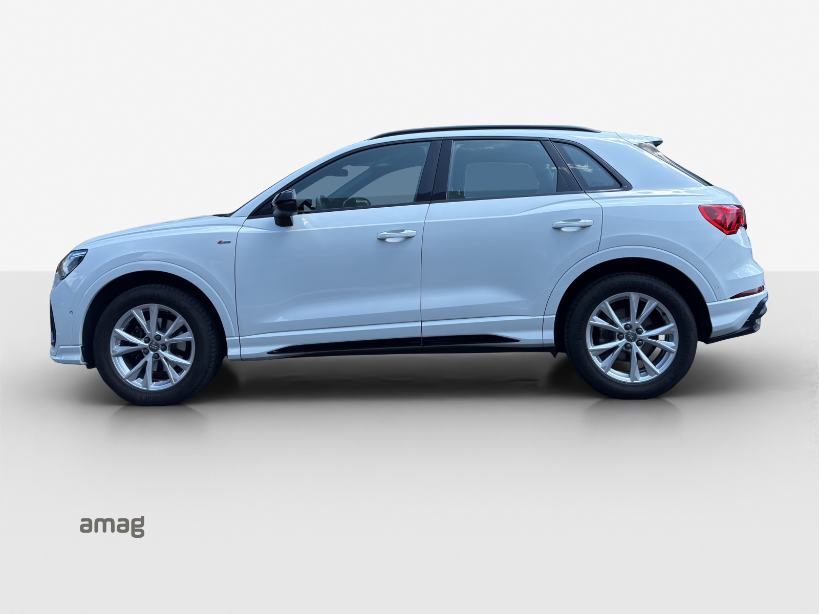 AUDI Q3 35 TDI S line quattro S-tronic-image-1