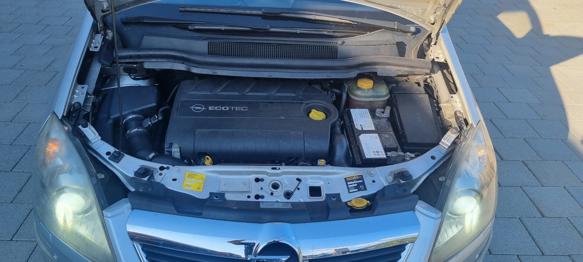 OPEL Zafira 1.9 CDTI Enjoy Automatic-image-4