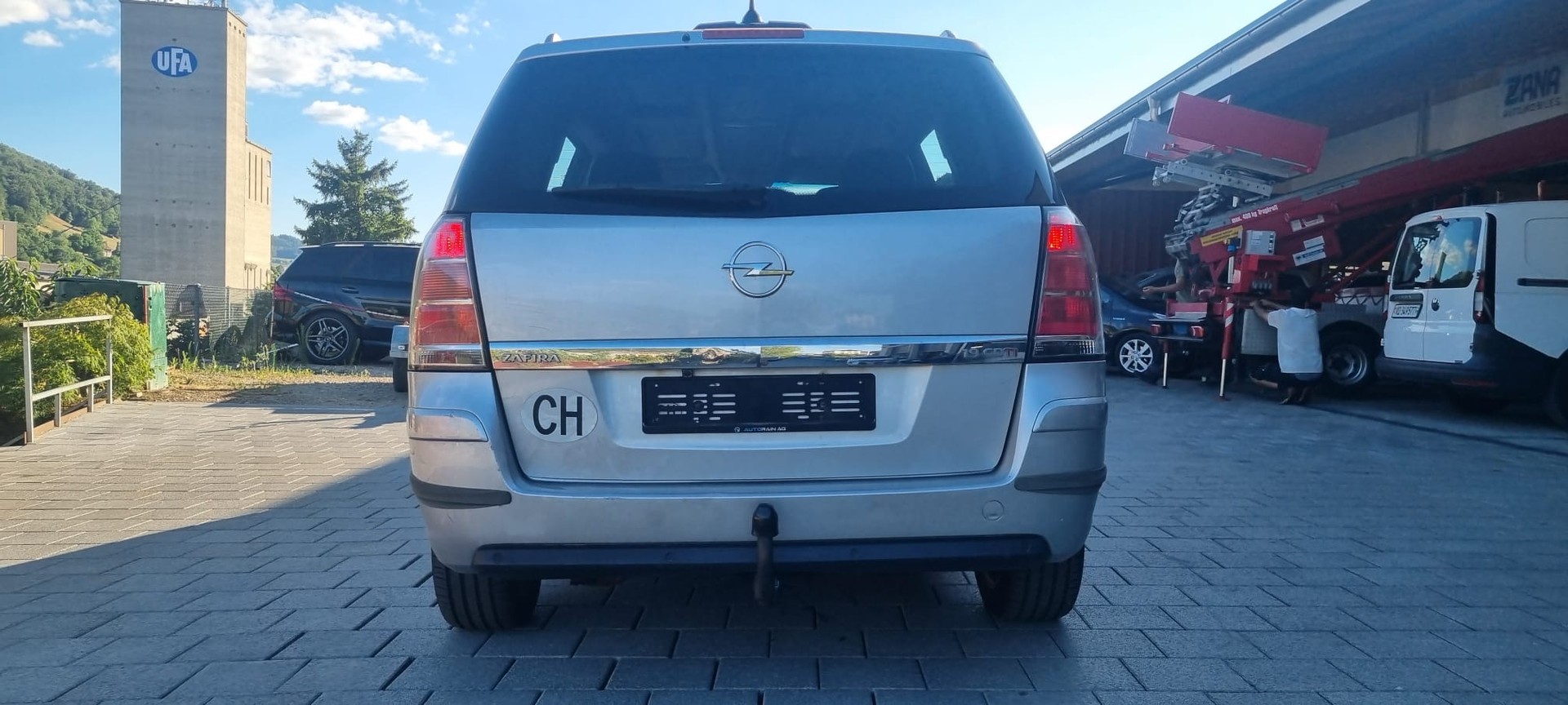OPEL Zafira 1.9 CDTI Enjoy Automatic-image-5