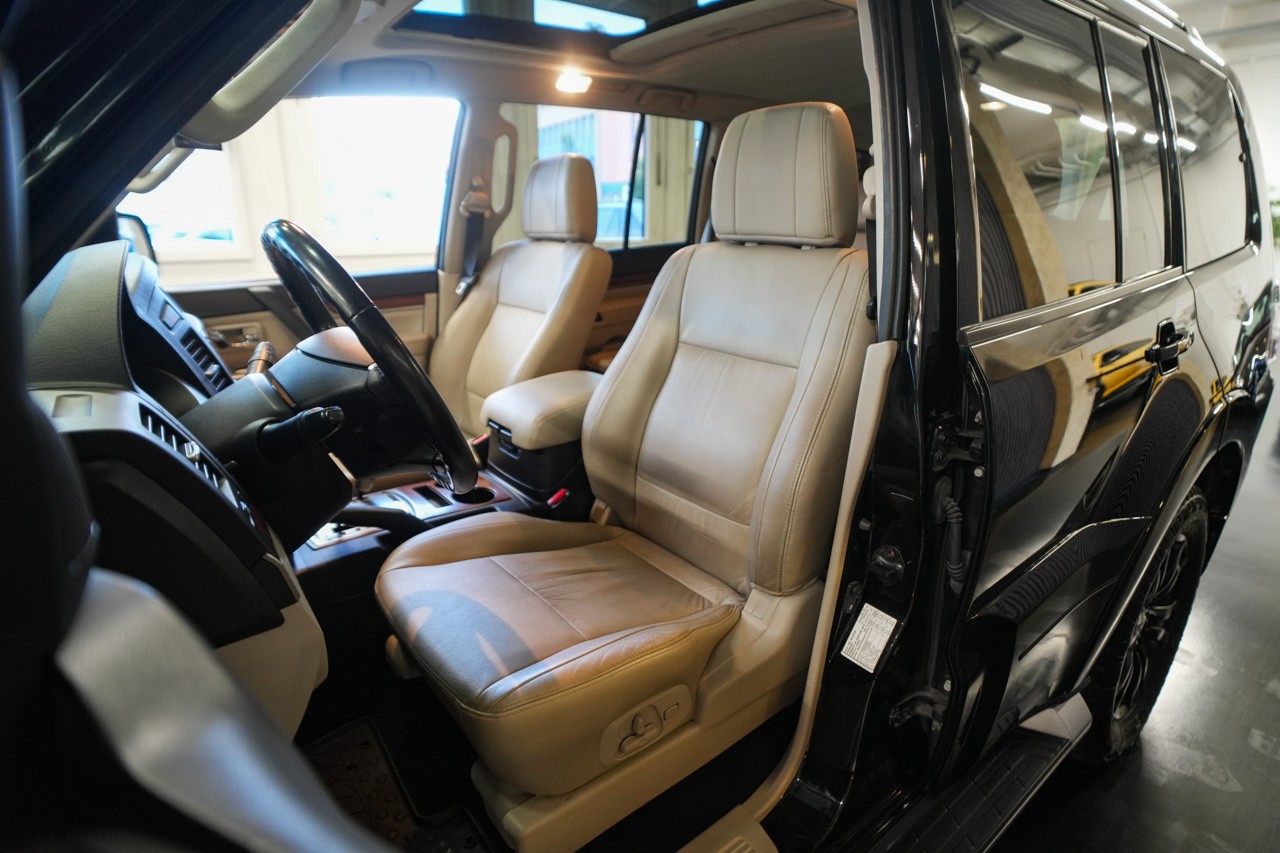 MITSUBISHI Pajero 3.2 DI-D Intense Automatic-image-11