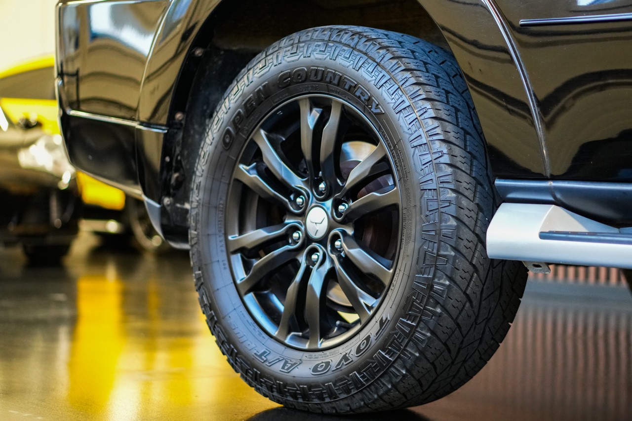 MITSUBISHI Pajero 3.2 DI-D Intense Automatic-image-8