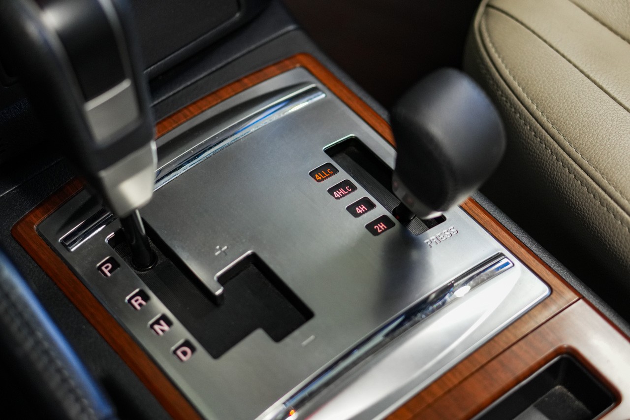 MITSUBISHI Pajero 3.2 DI-D Intense Automatic-image-30