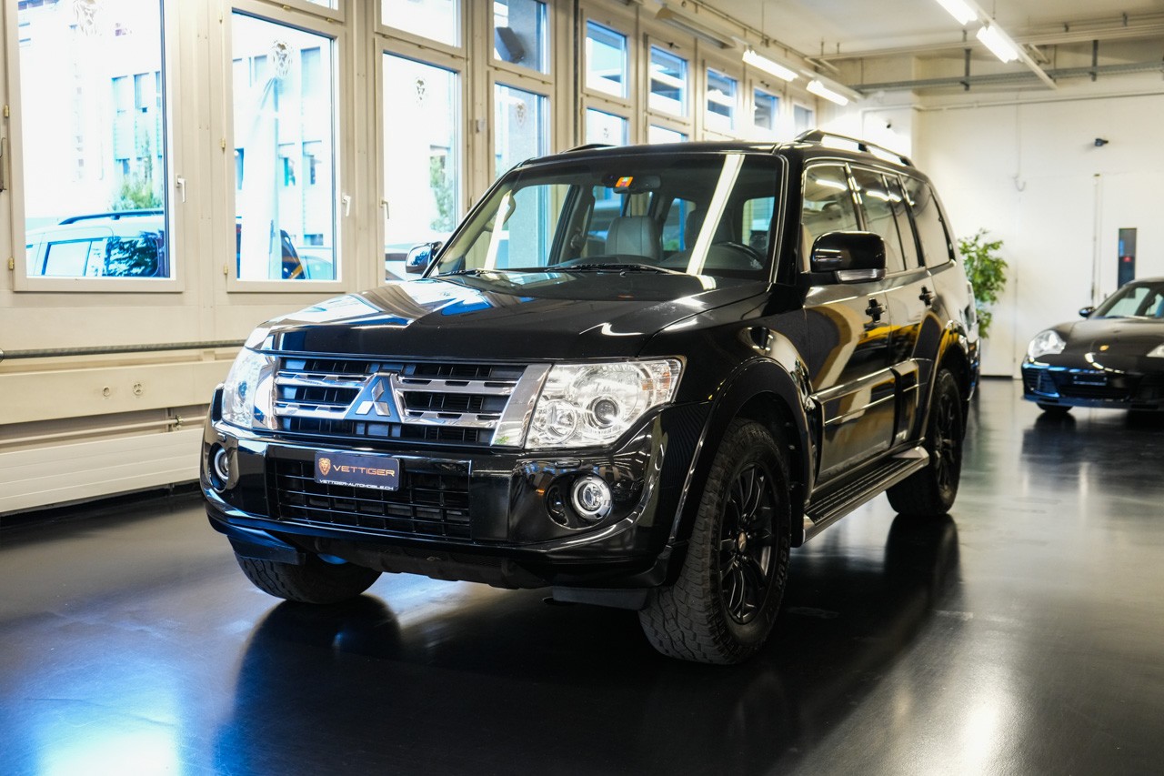 MITSUBISHI Pajero 3.2 DI-D Intense Automatic-showroom-element-2