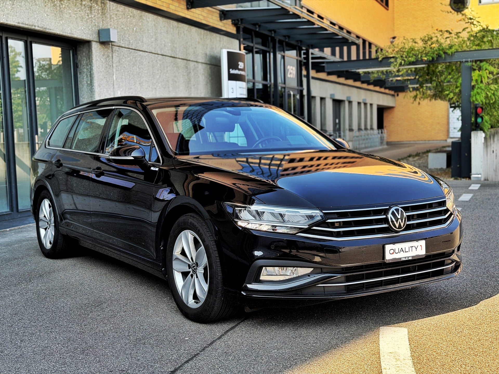 VW Passat 2.0 TDI BMT Business 4Motion DSG-image-3