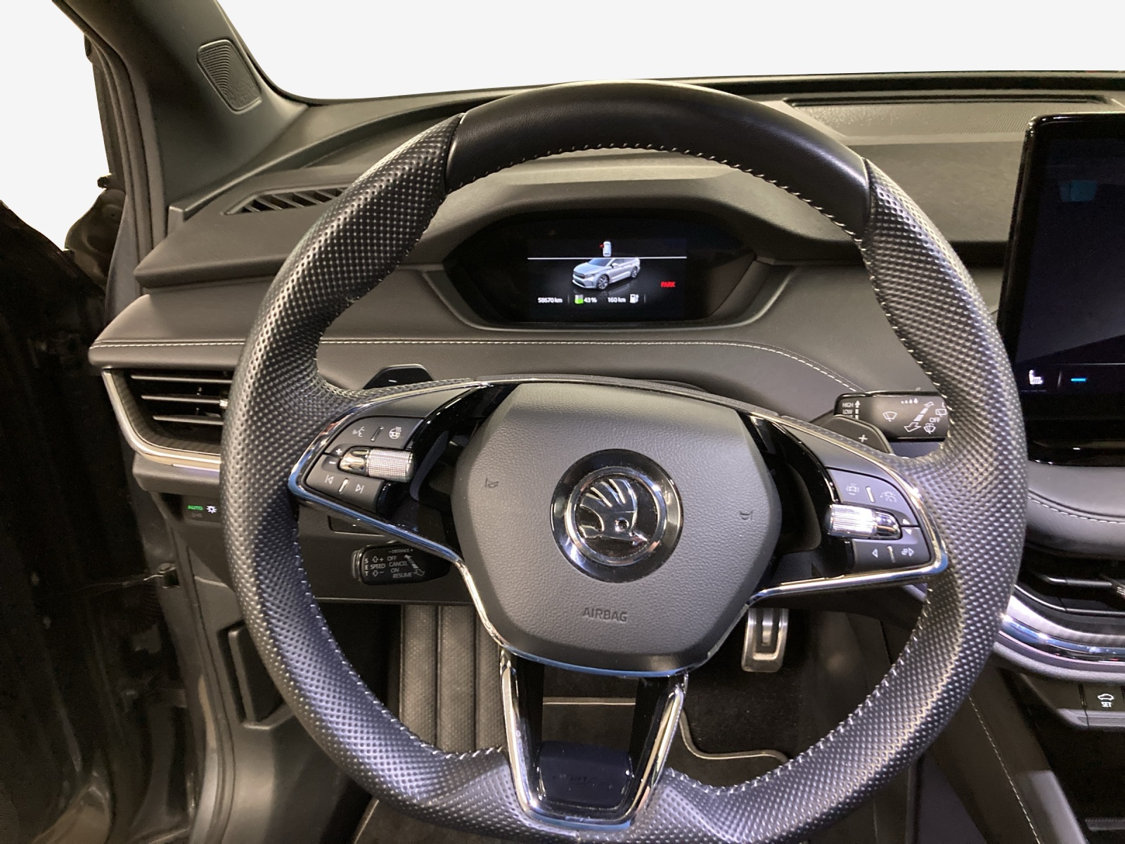 SKODA Enyaq iV 80x SportLine-image-9