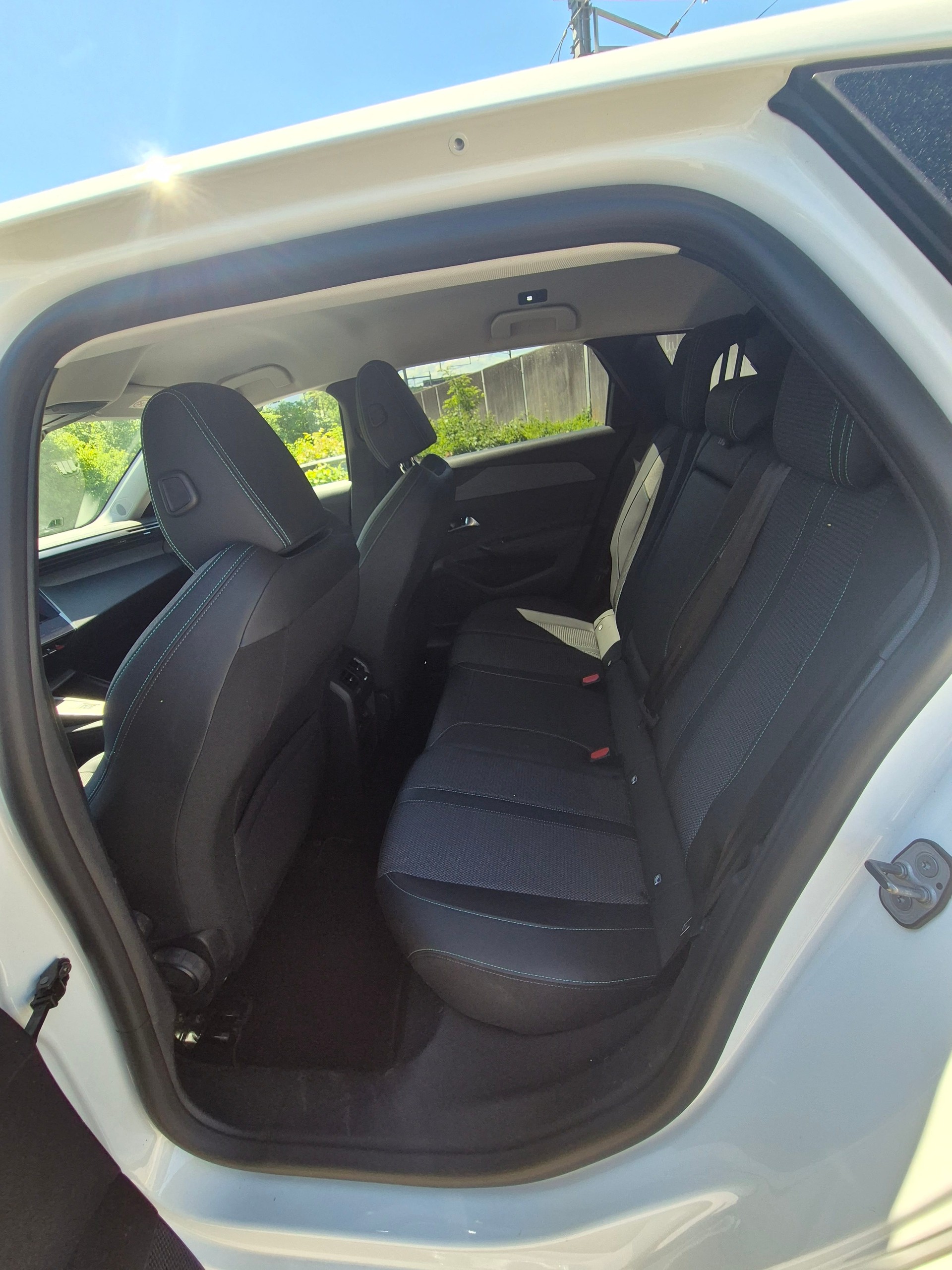 PEUGEOT 308 SW 1.5 BlueHDI Allure Pack EAT8-image-4
