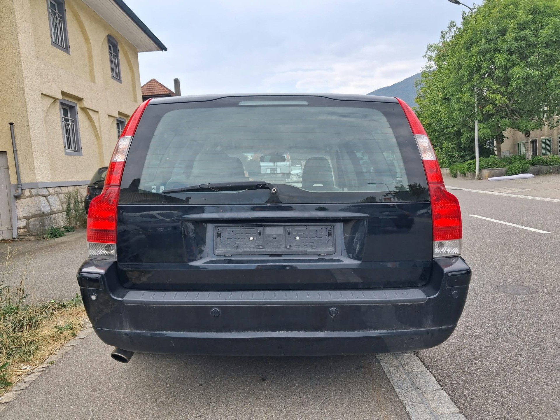 VOLVO V70 D5 AWD Momentum-image-3