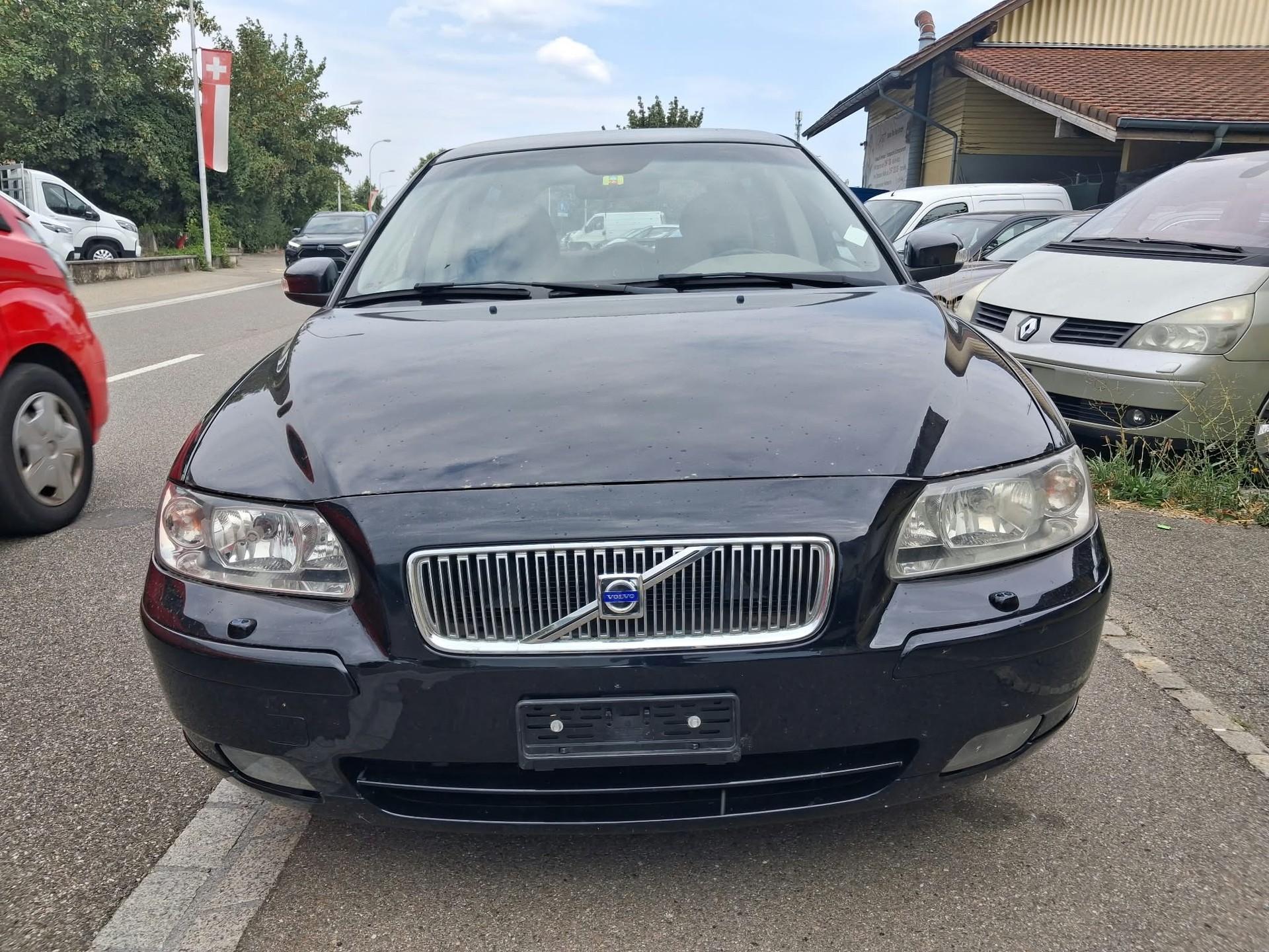 VOLVO V70 D5 AWD Momentum-image-0