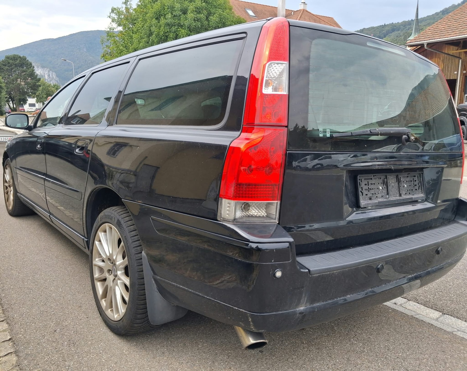 VOLVO V70 D5 AWD Momentum-image-4
