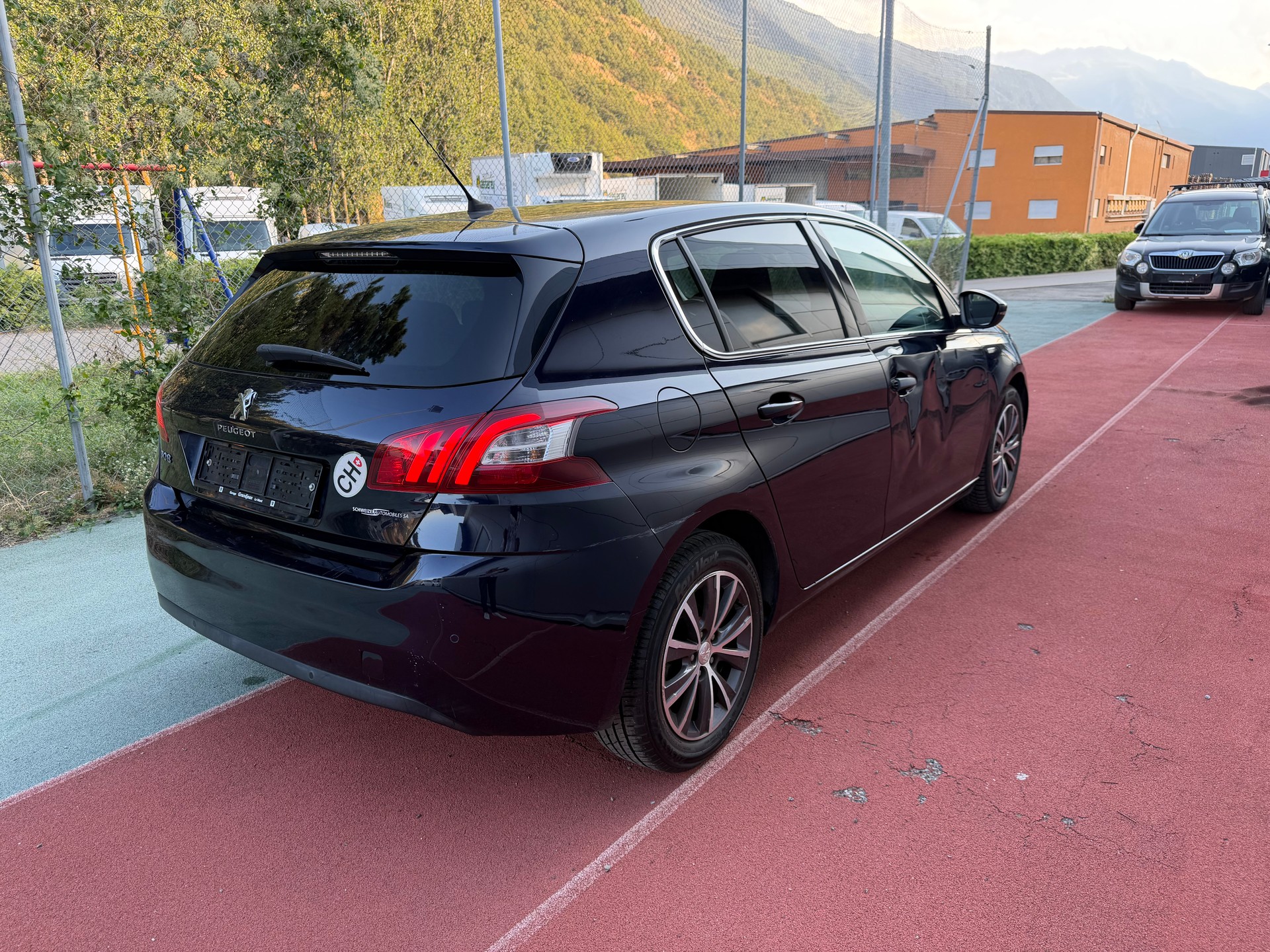 PEUGEOT 308 1.2 THP GT Line-image-4