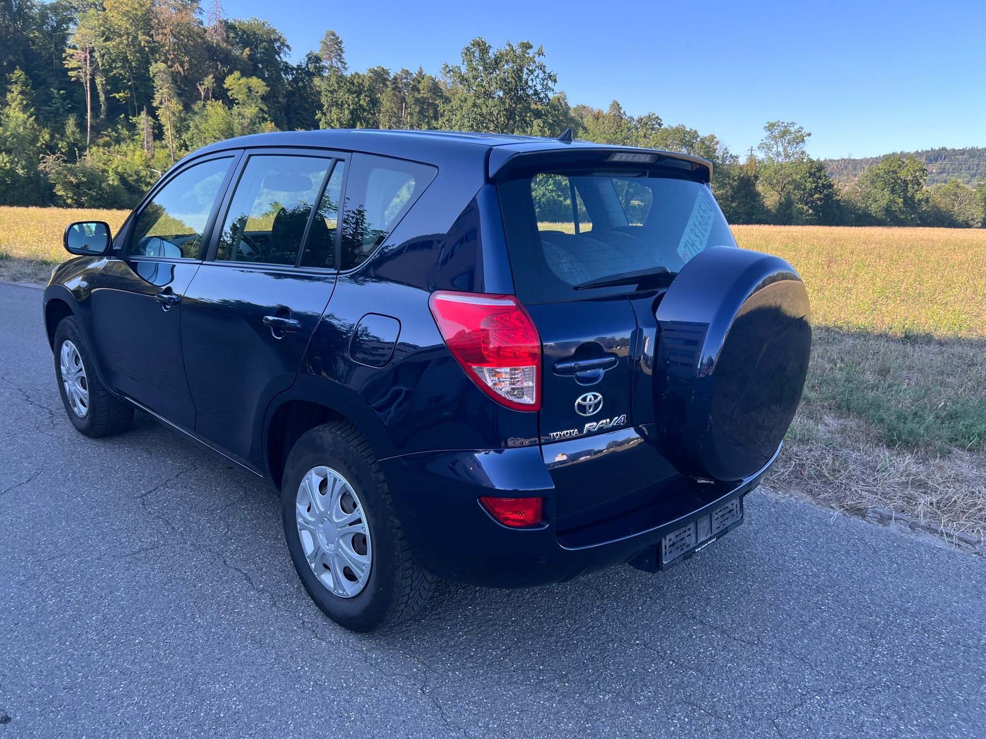 TOYOTA RAV-4 2.2D-4 D Linea Sol AHK-image-3