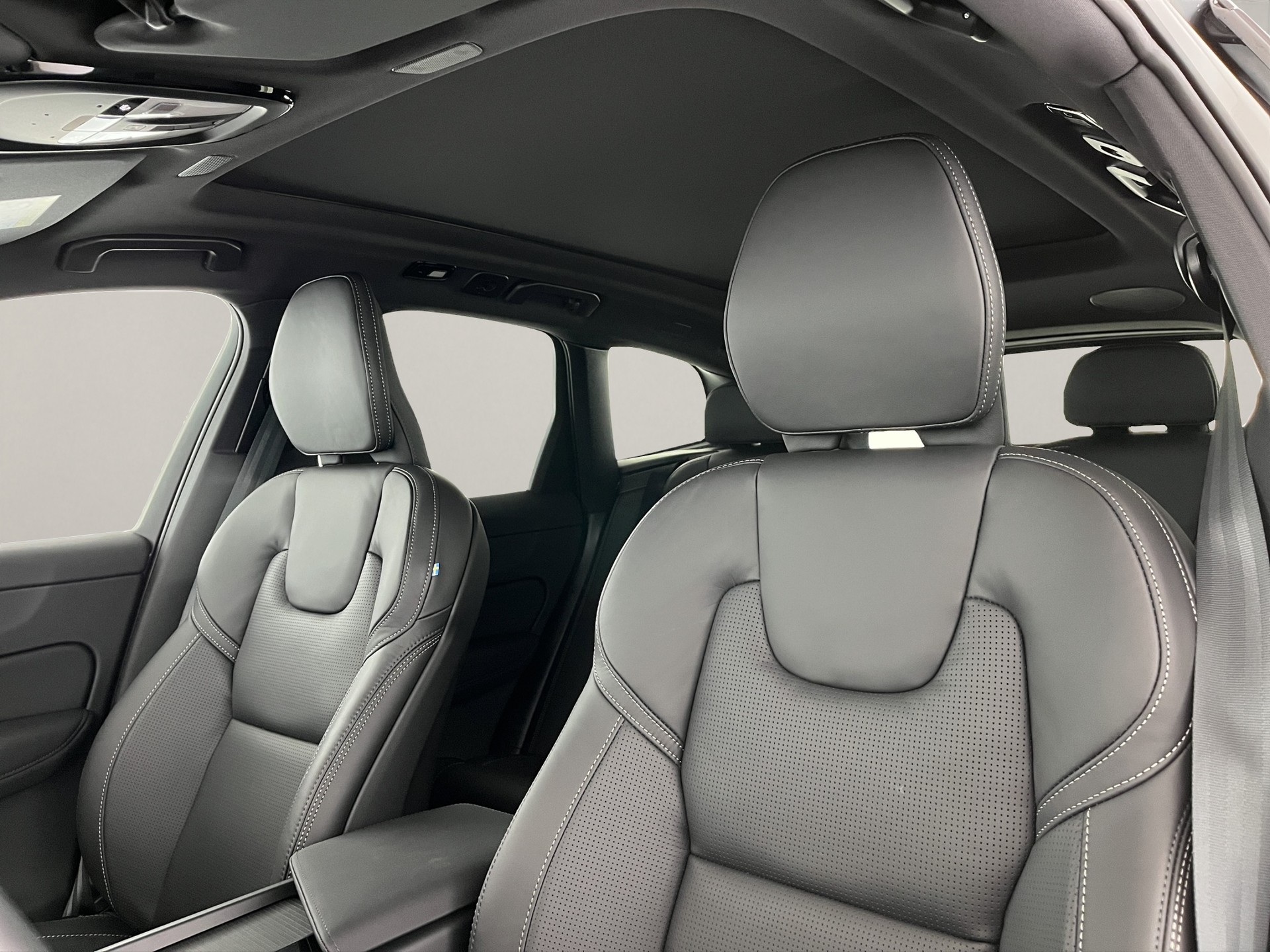 VOLVO XC60 2.0 T8 TE Black Edition eAWD-image-17