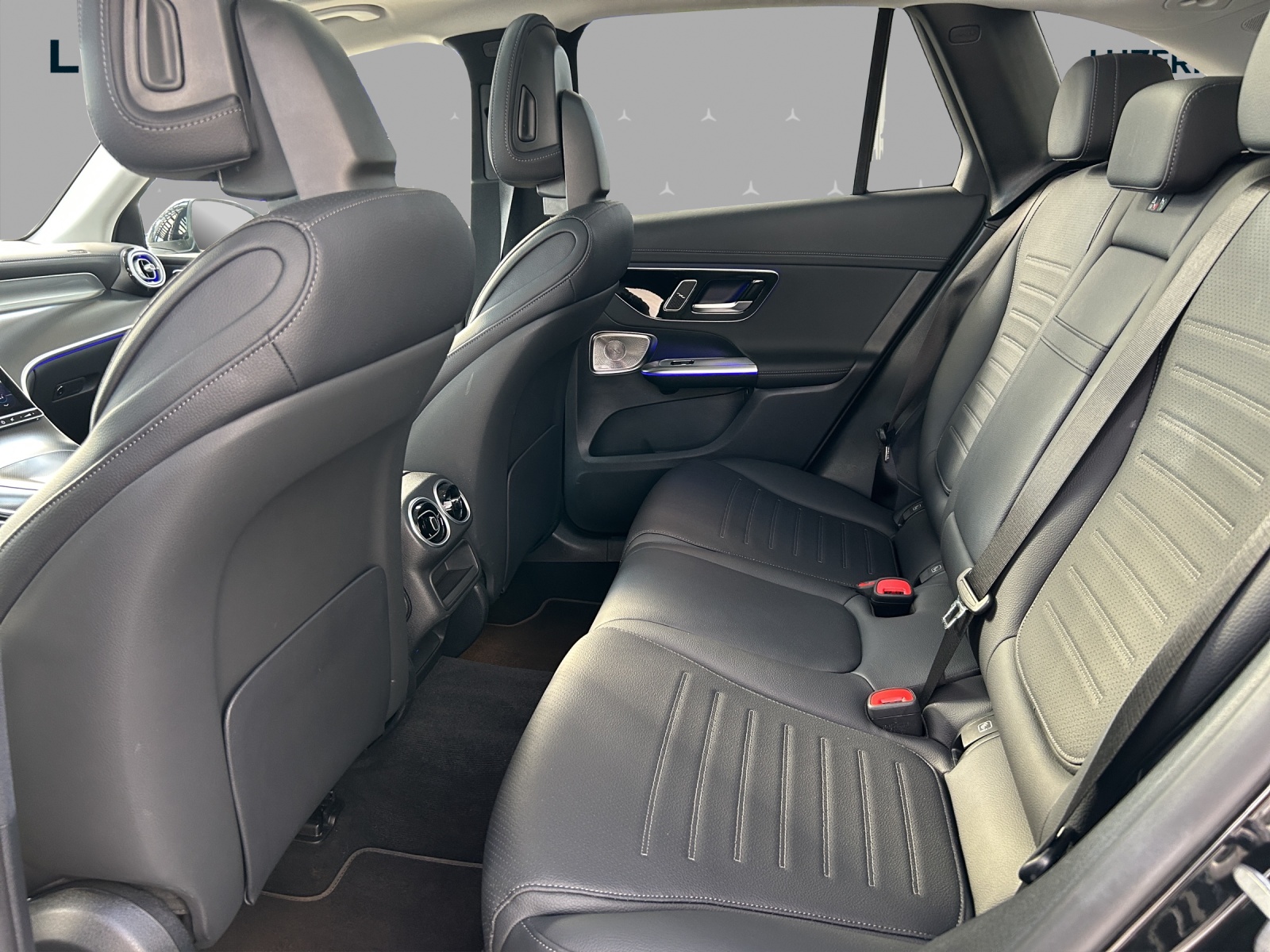MERCEDES-BENZ GLC 300 e 4Matic 9G-Tronic-image-13