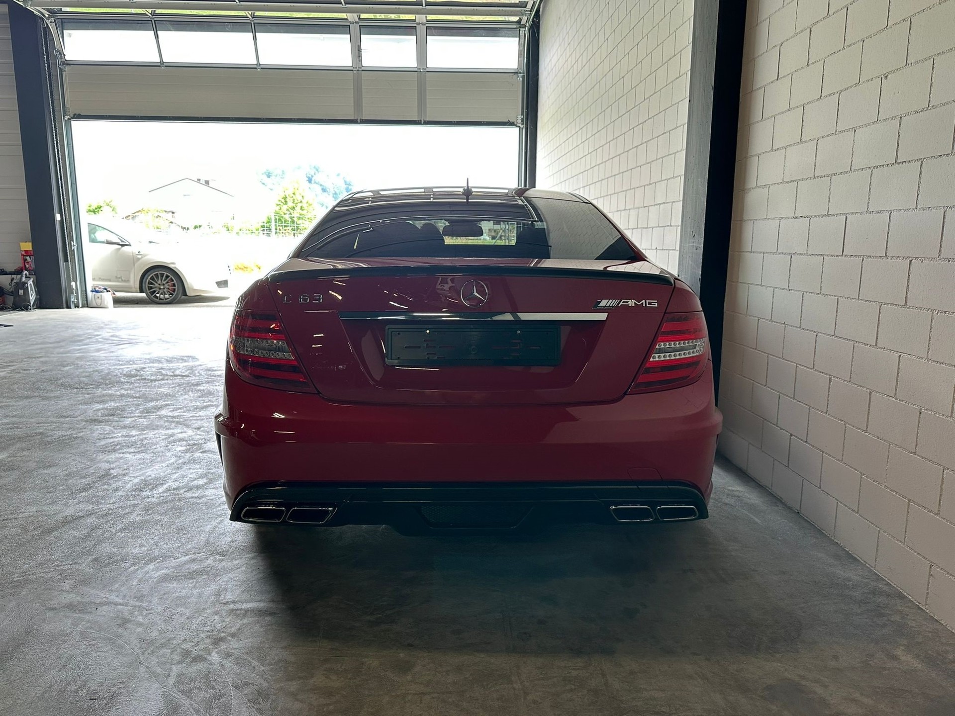 MERCEDES-BENZ C 63 Coupé AMG BLACK SERIES "1 of 600"-image-4