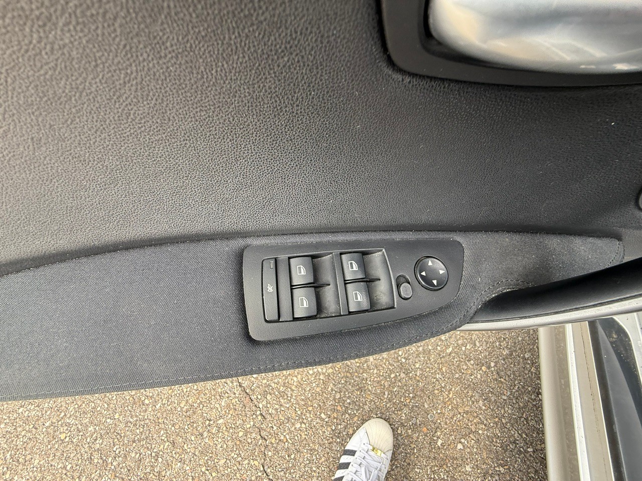 BMW 120i-image-13