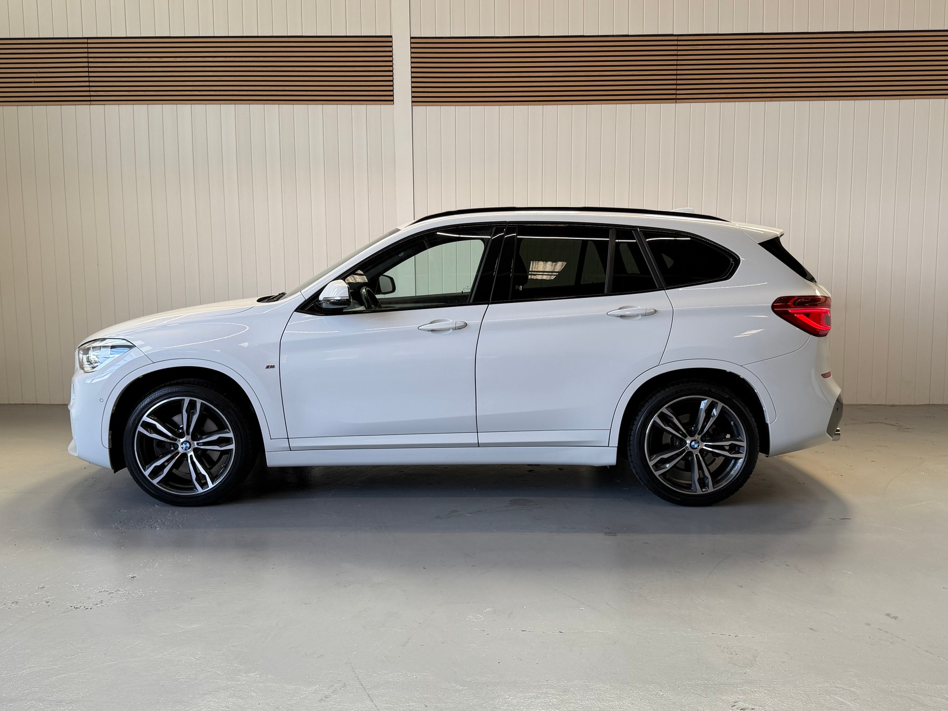 BMW X1 xDrive 20d M Sport Steptronic AHK frisch ab Service & MFK-image-1