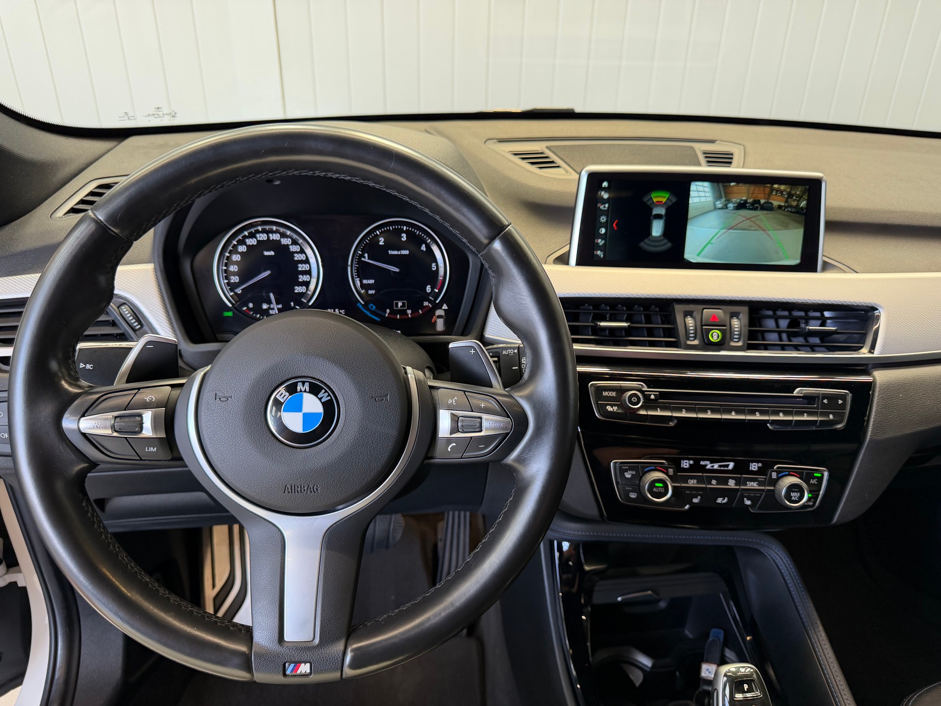 BMW X1 xDrive 20d M Sport Steptronic AHK frisch ab Service & MFK-image-11