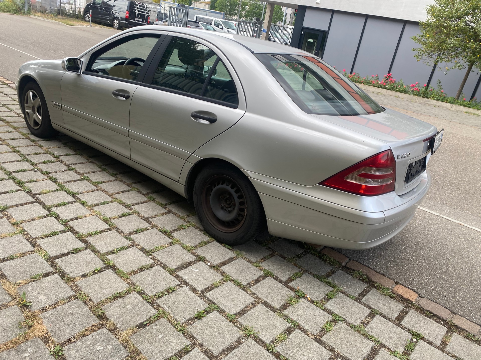 MERCEDES-BENZ C 220 CDI-image-6
