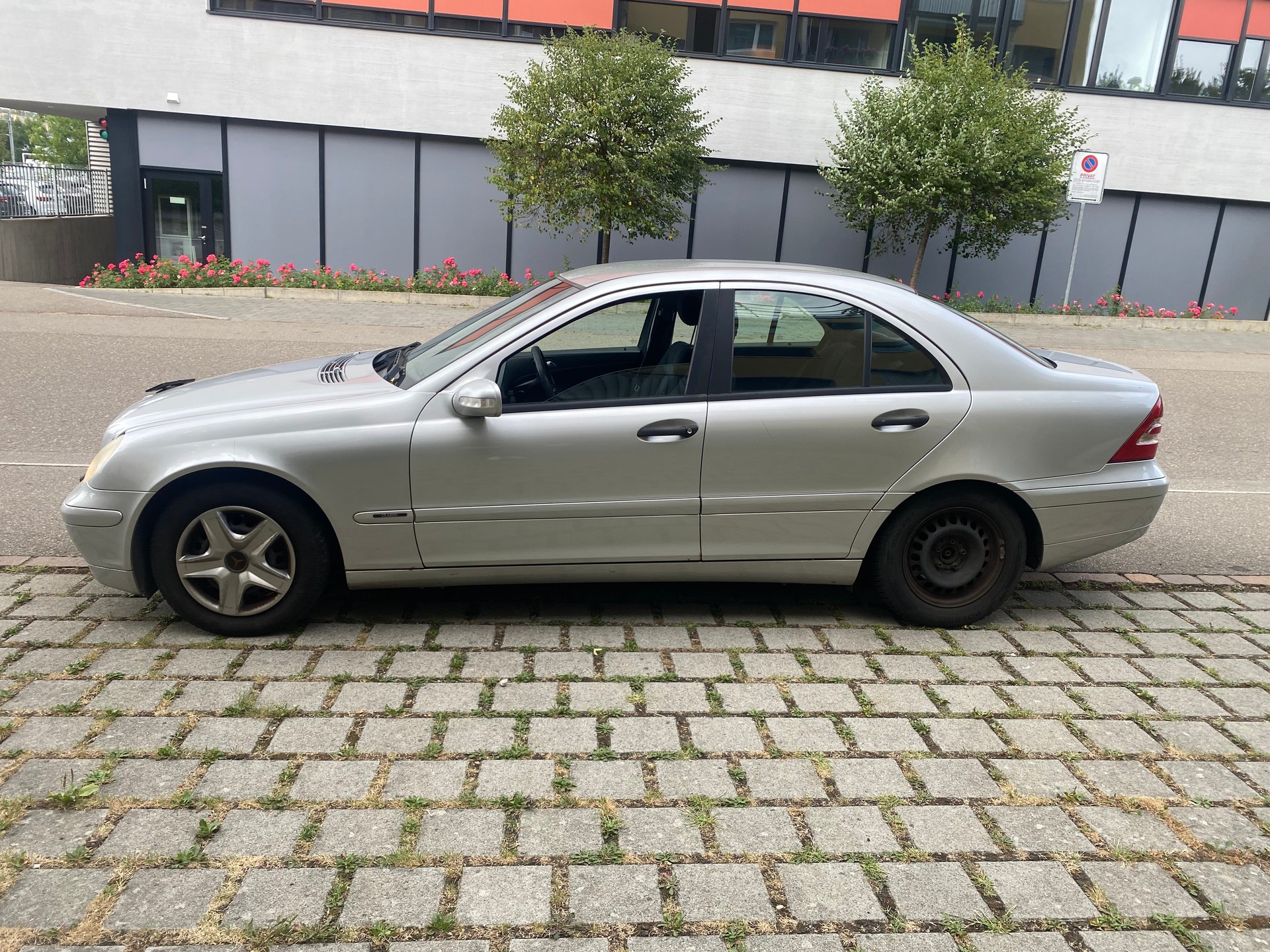 MERCEDES-BENZ C 220 CDI-image-4