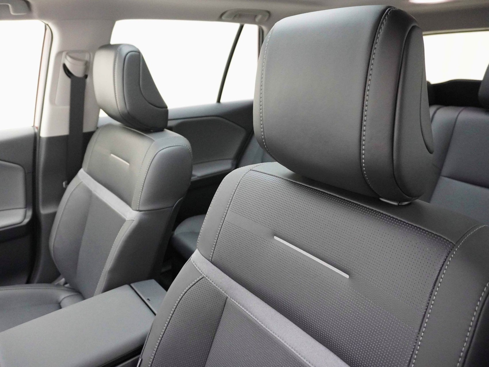 TOYOTA RAV4 2.5 HEV Premium-image-8