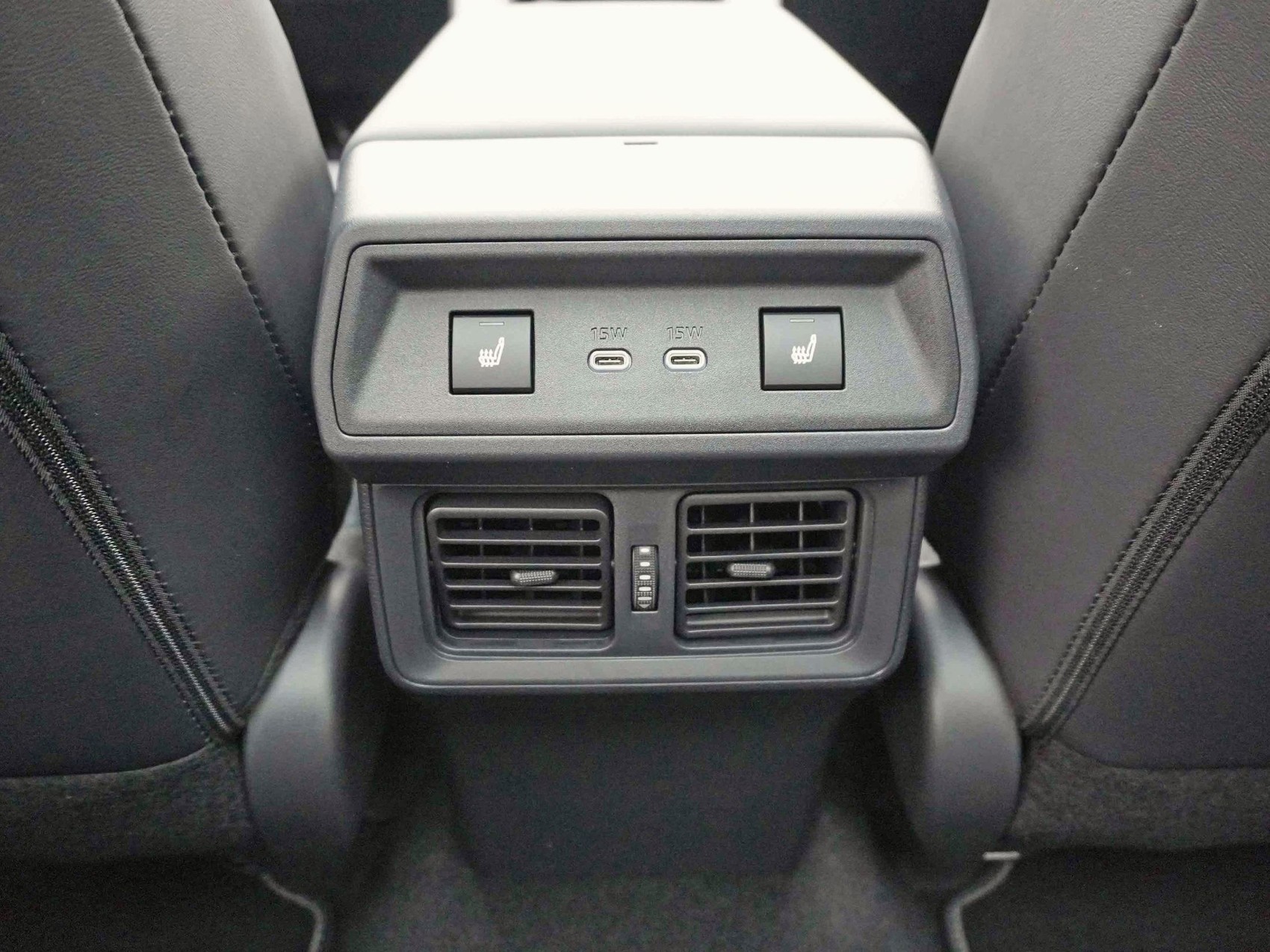 TOYOTA RAV4 2.5 HEV Premium-image-21