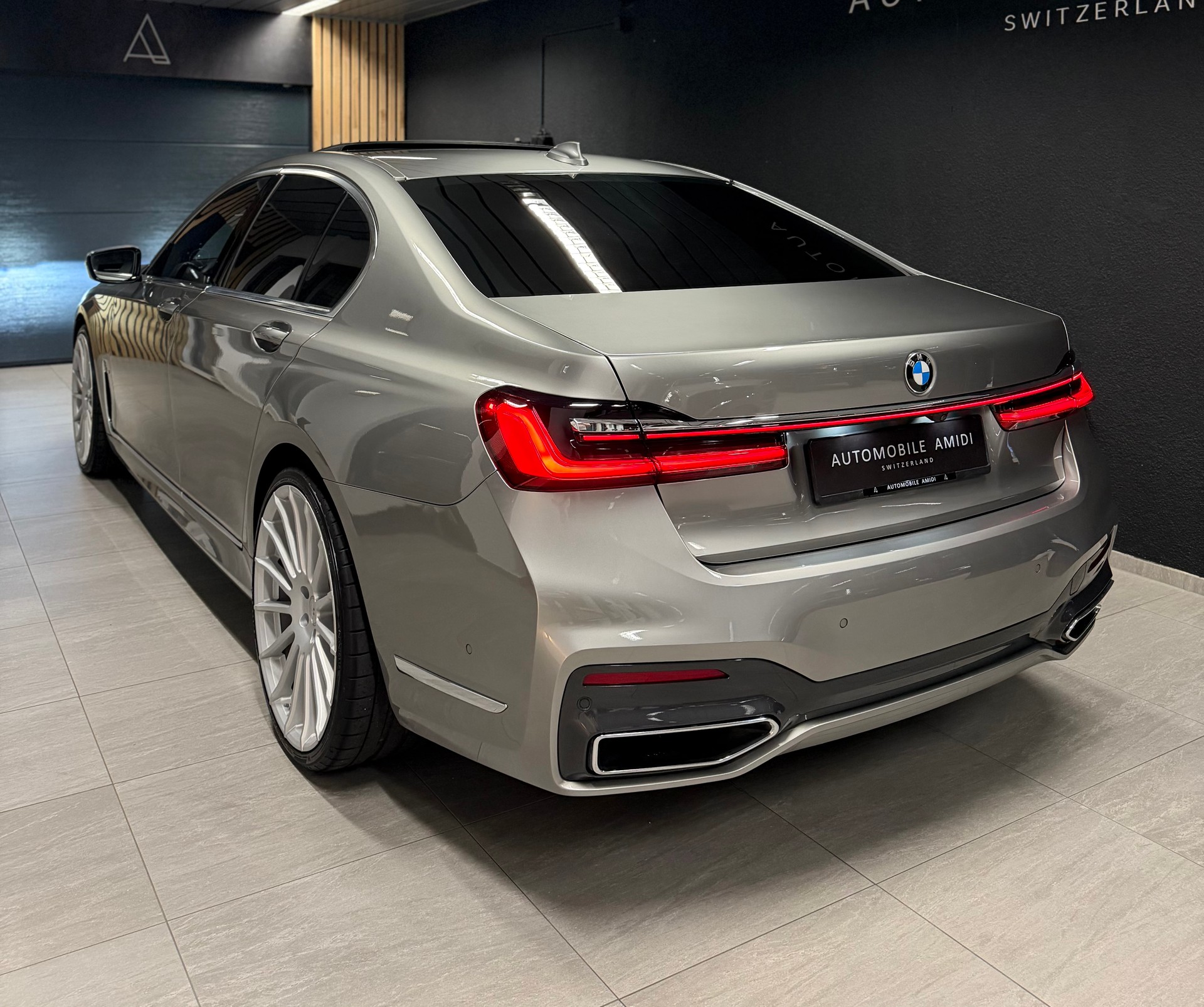 BMW BMW 730d xDrive 48V M Sport Steptronic | 1. Hand | Liebhaberfahrzeug | Exklusiv ausgestattet-showroom-element-2