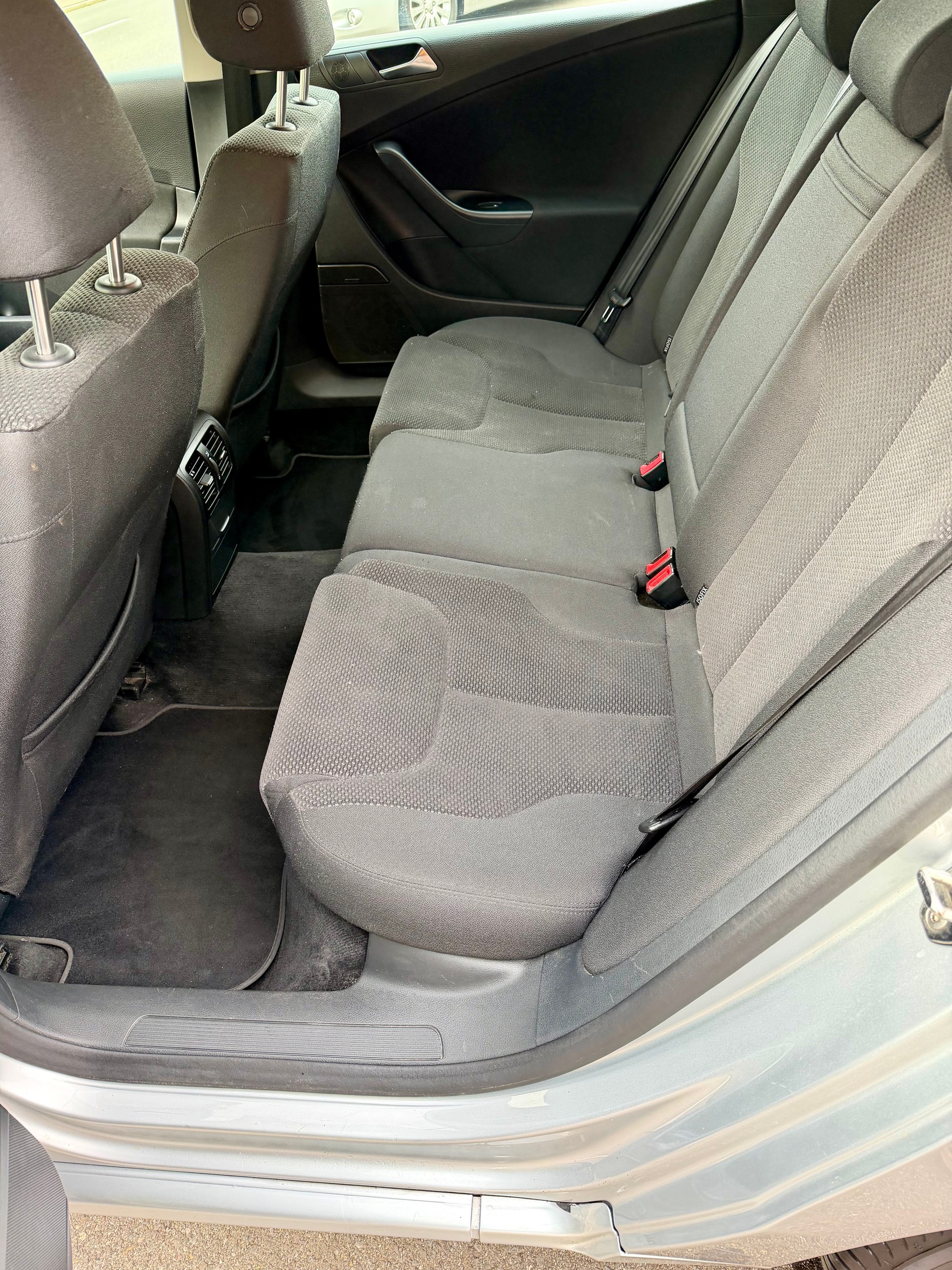 VW PASSAT-image-6