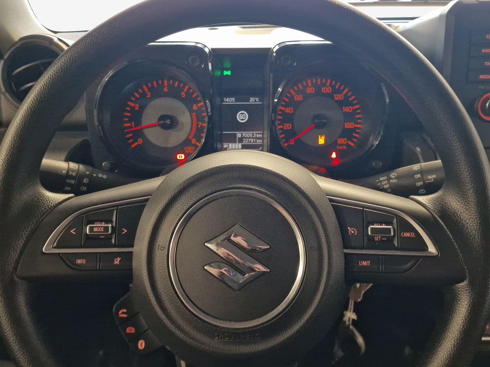 SUZUKI Jimny 1.5 Compact+ 4x4-image-9