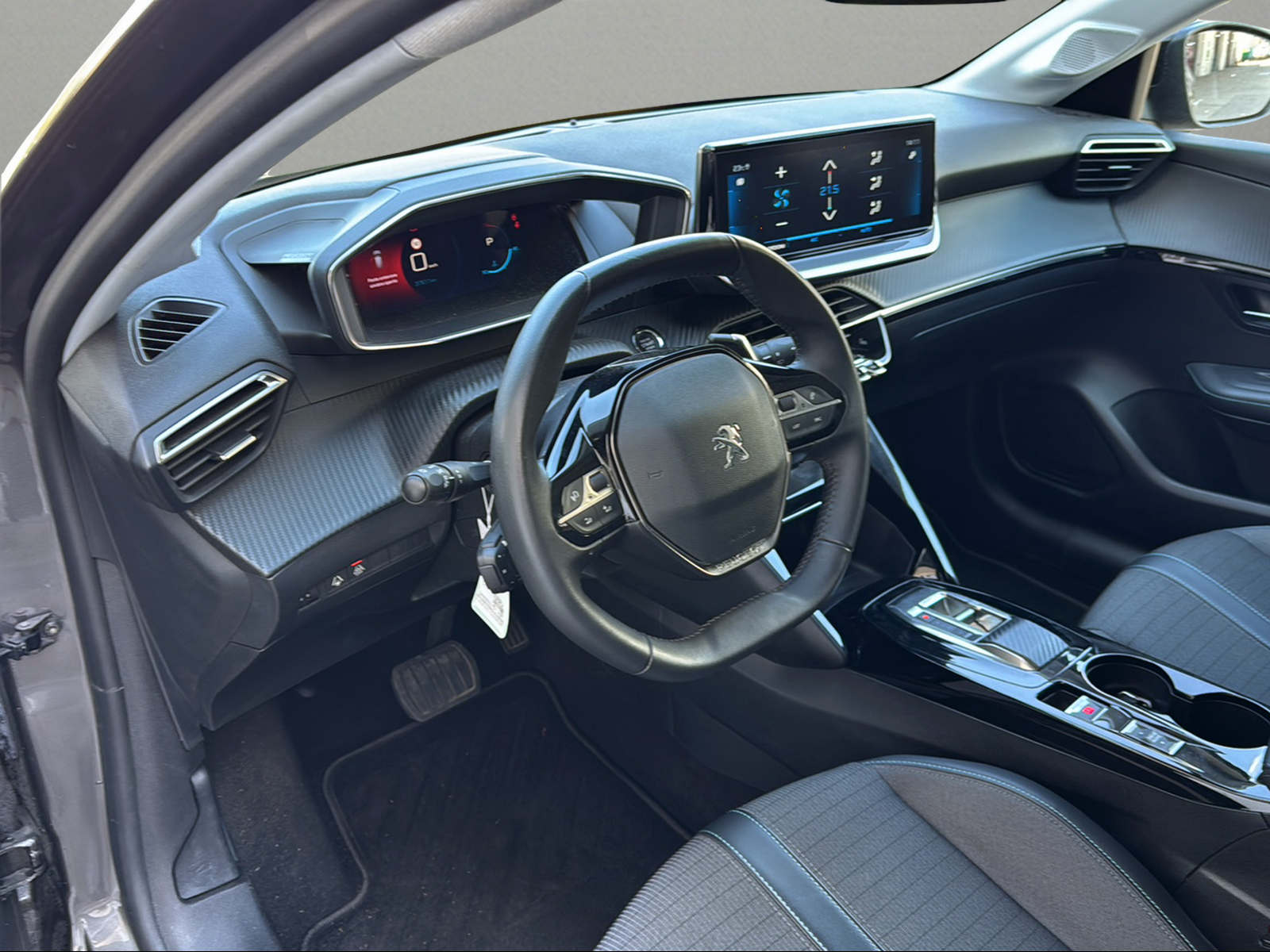 PEUGEOT 208 1.2 PureTech Allure Pack EAT8-image-4