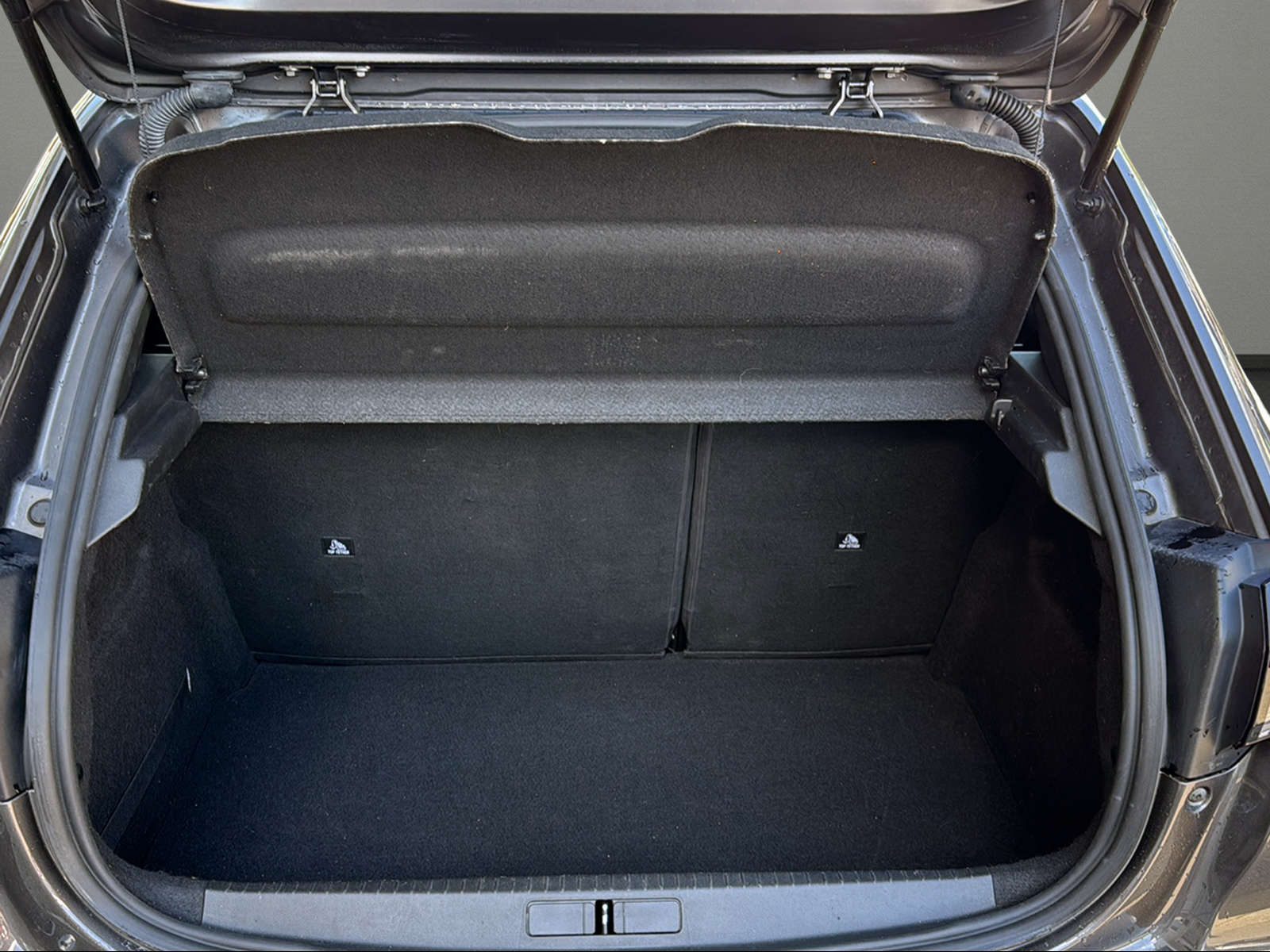 PEUGEOT 208 1.2 PureTech Allure Pack EAT8-image-10