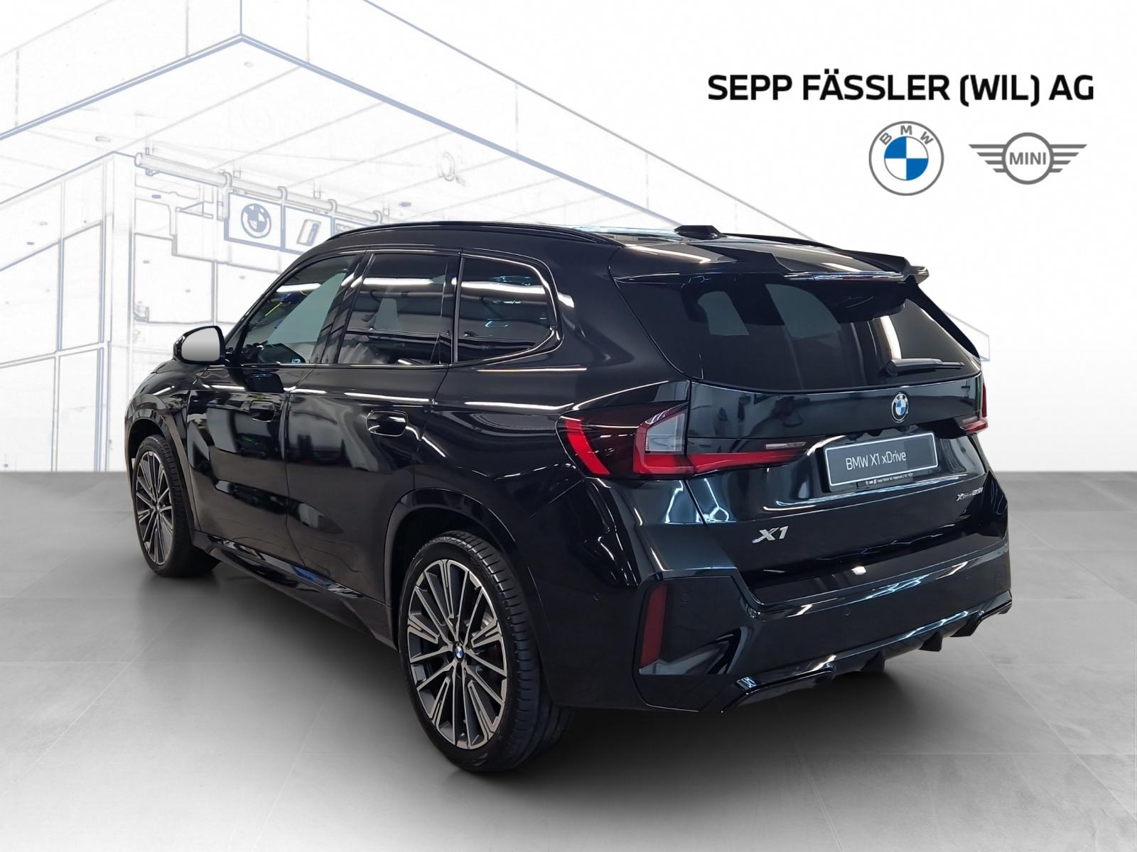 BMW X1 23i xDrive M Sport Pro-showroom-element-2