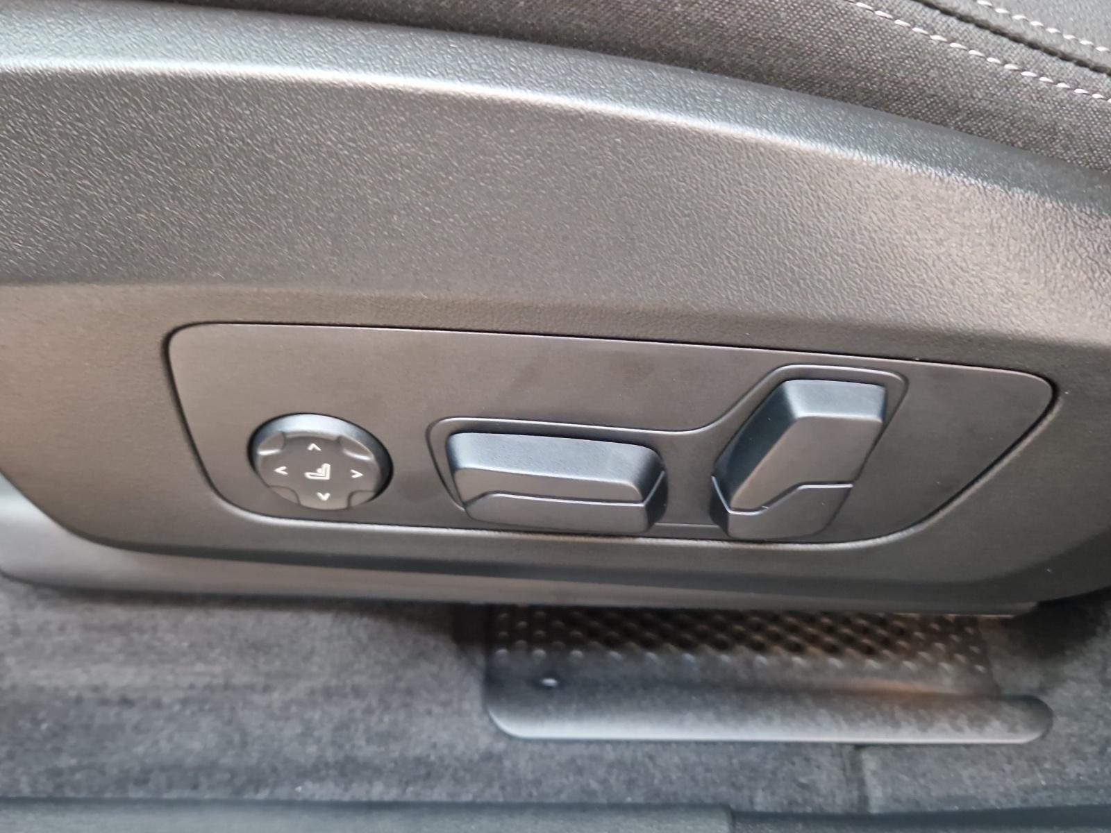 BMW X1 23i xDrive M Sport Pro-image-15