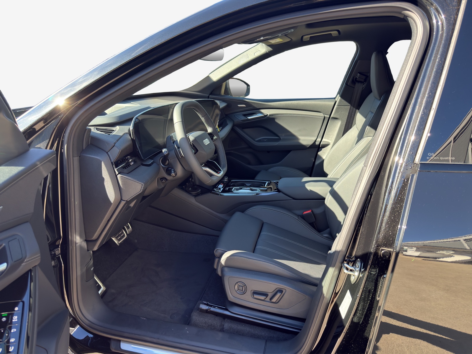AUDI Q6 e-tron quattro-image-7
