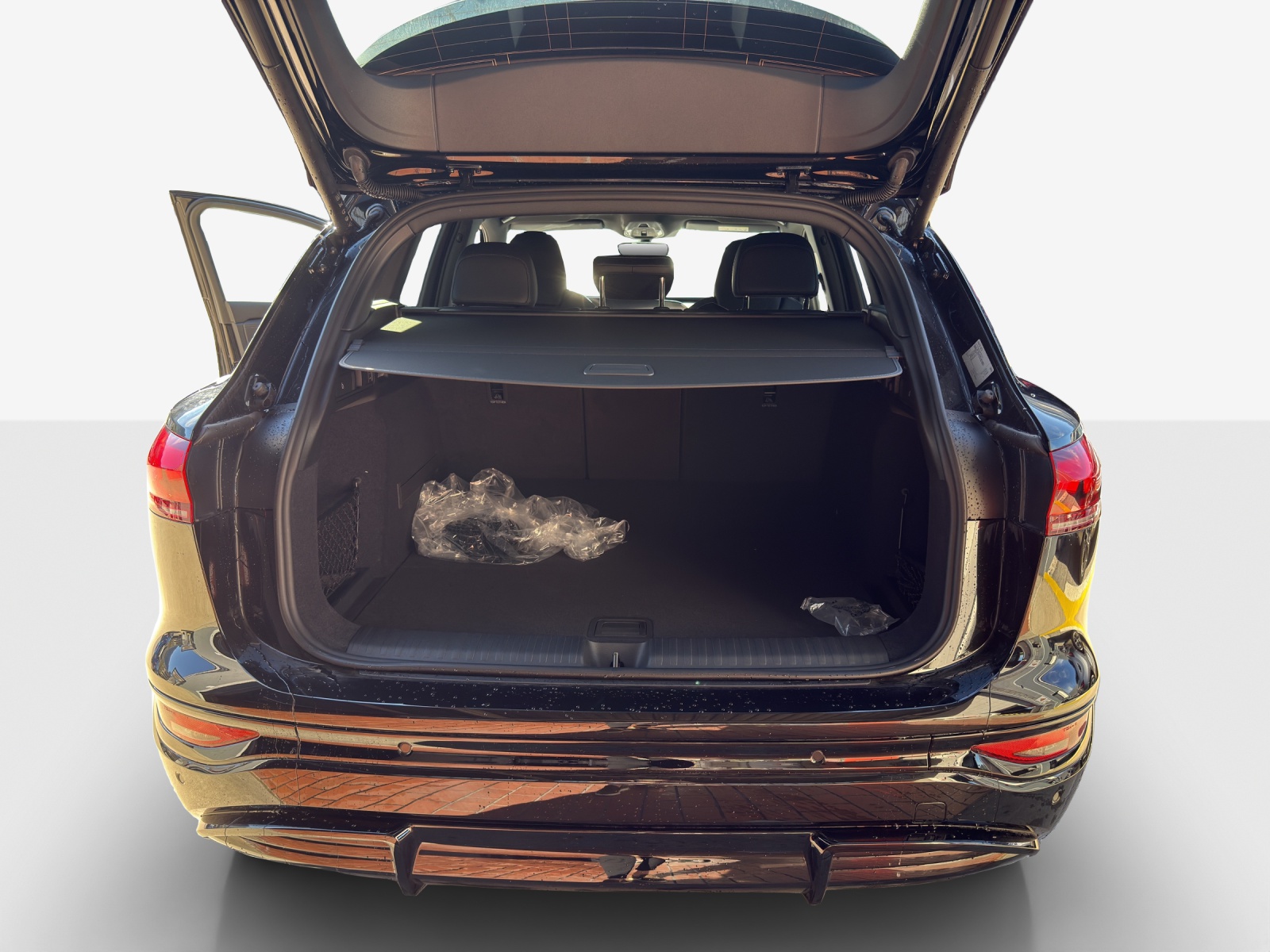 AUDI Q6 e-tron quattro-image-12