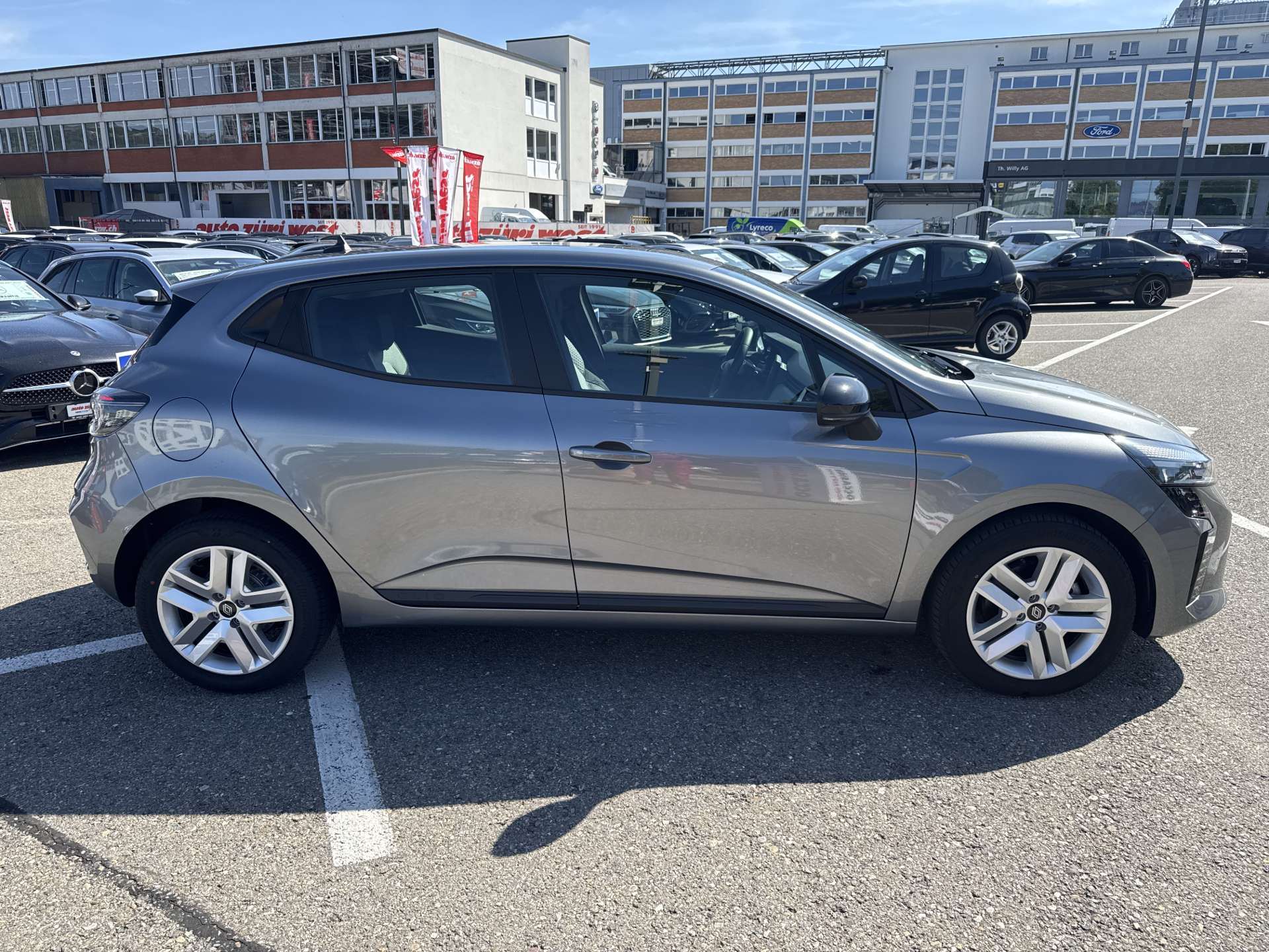 RENAULT Clio 1.5 DCi Evolution 100PS-image-10